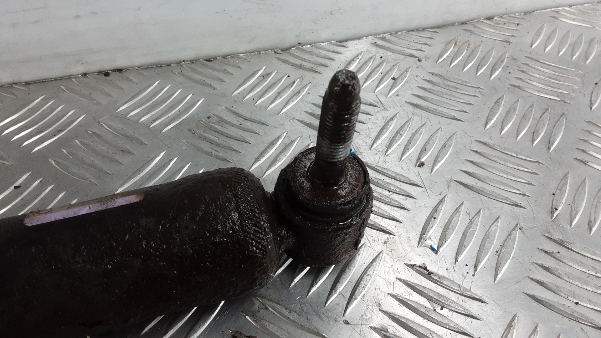 Амортизатор задний (стойка)