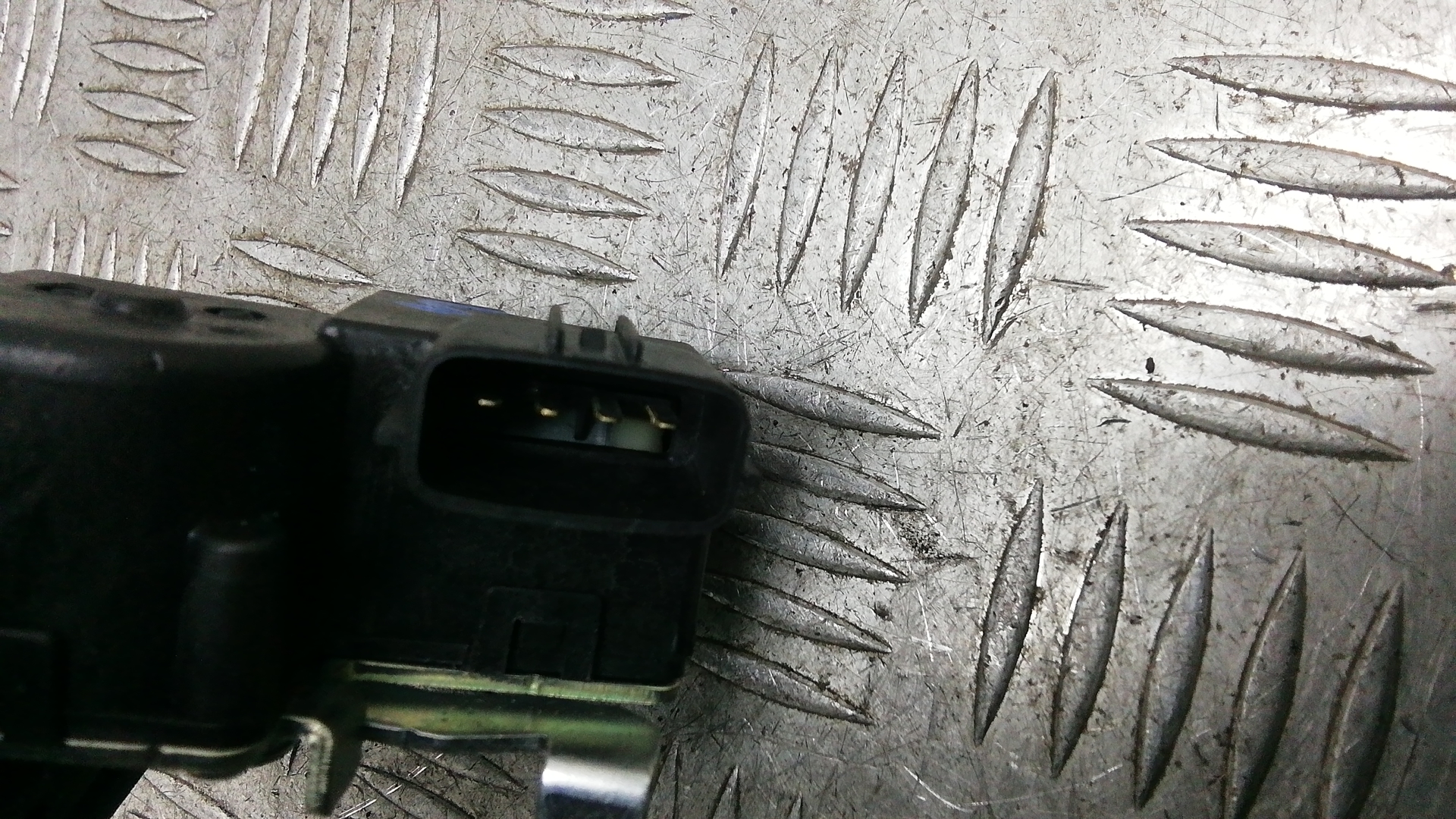 Замок багажника