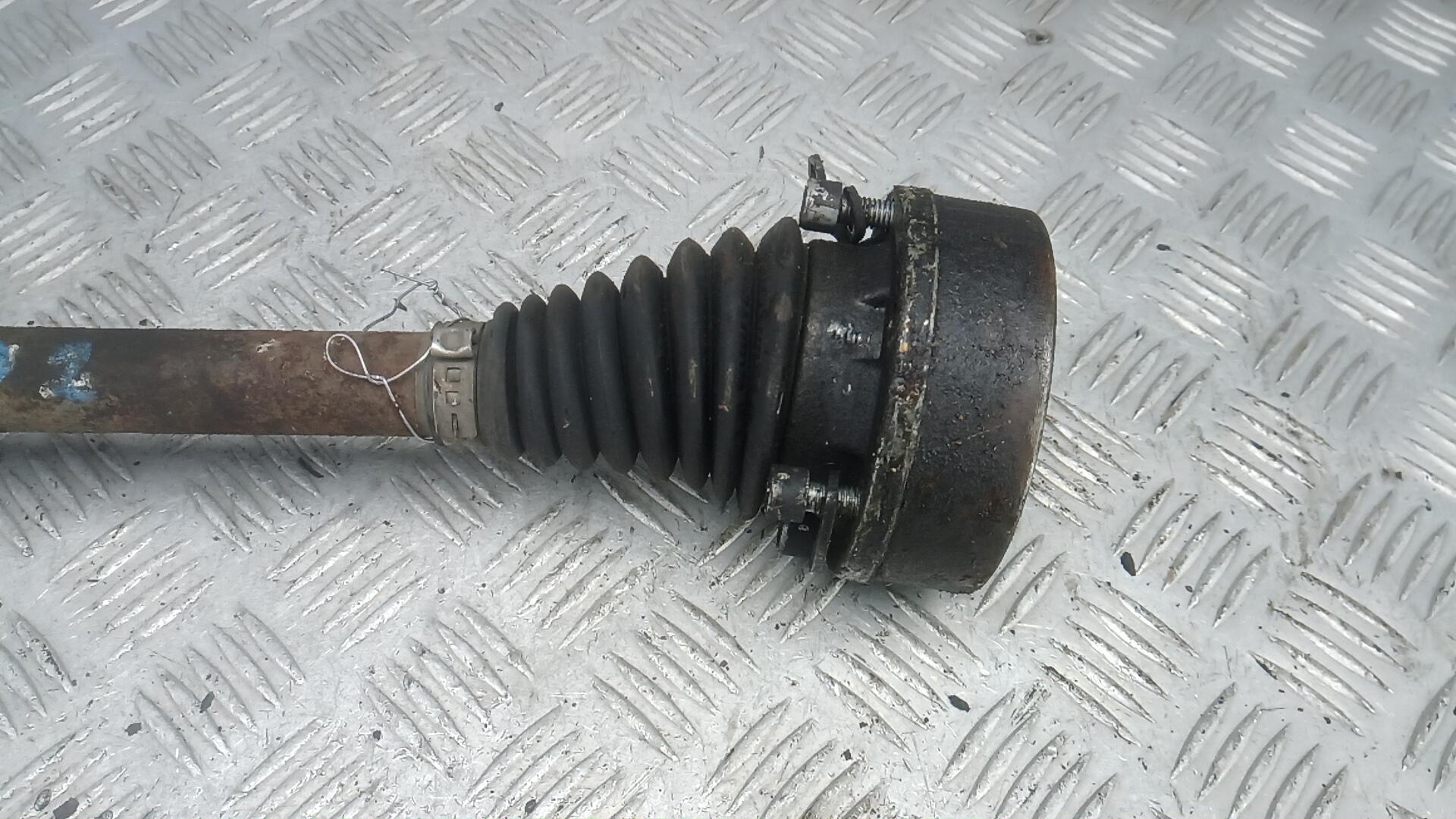 Полуось передняя левая