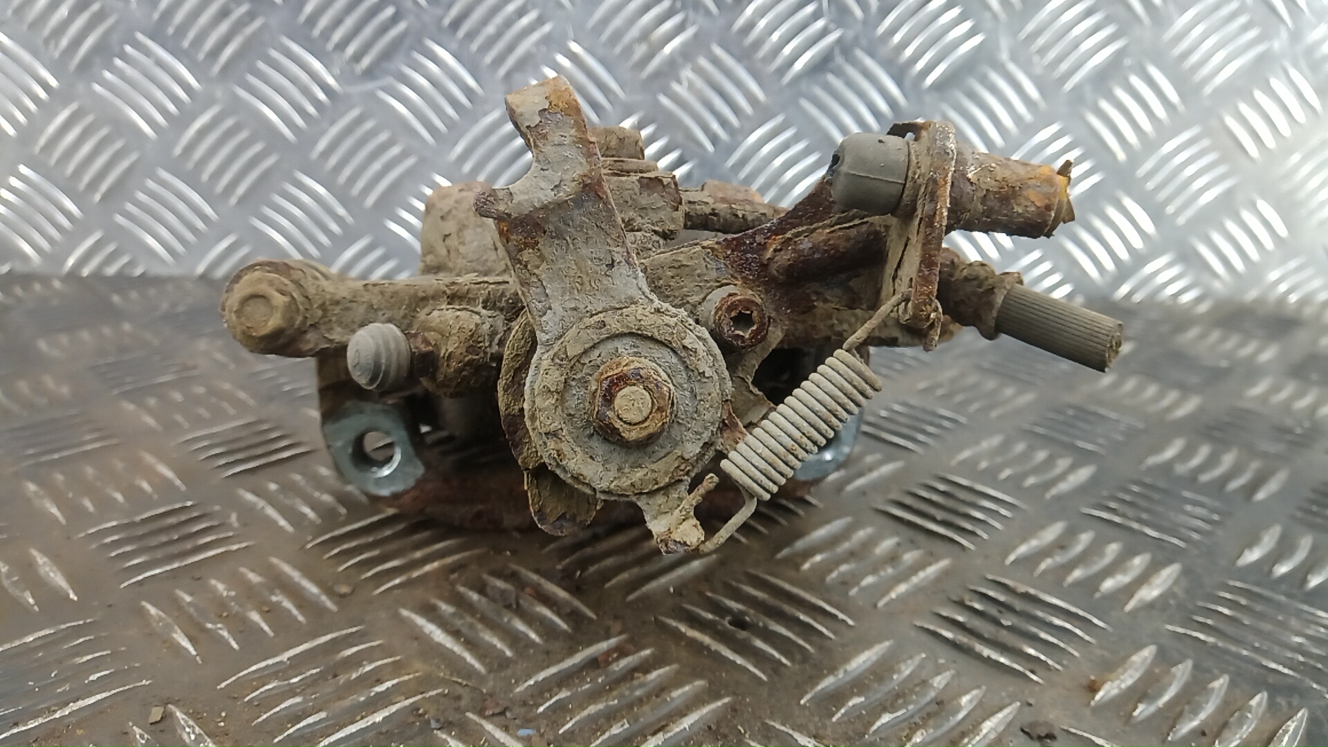 Суппорт задний правый