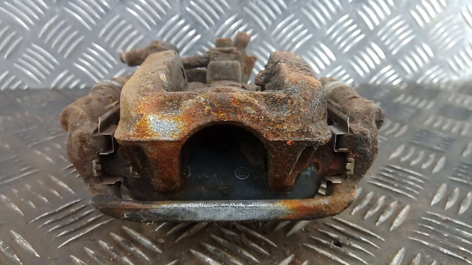 Суппорт задний правый