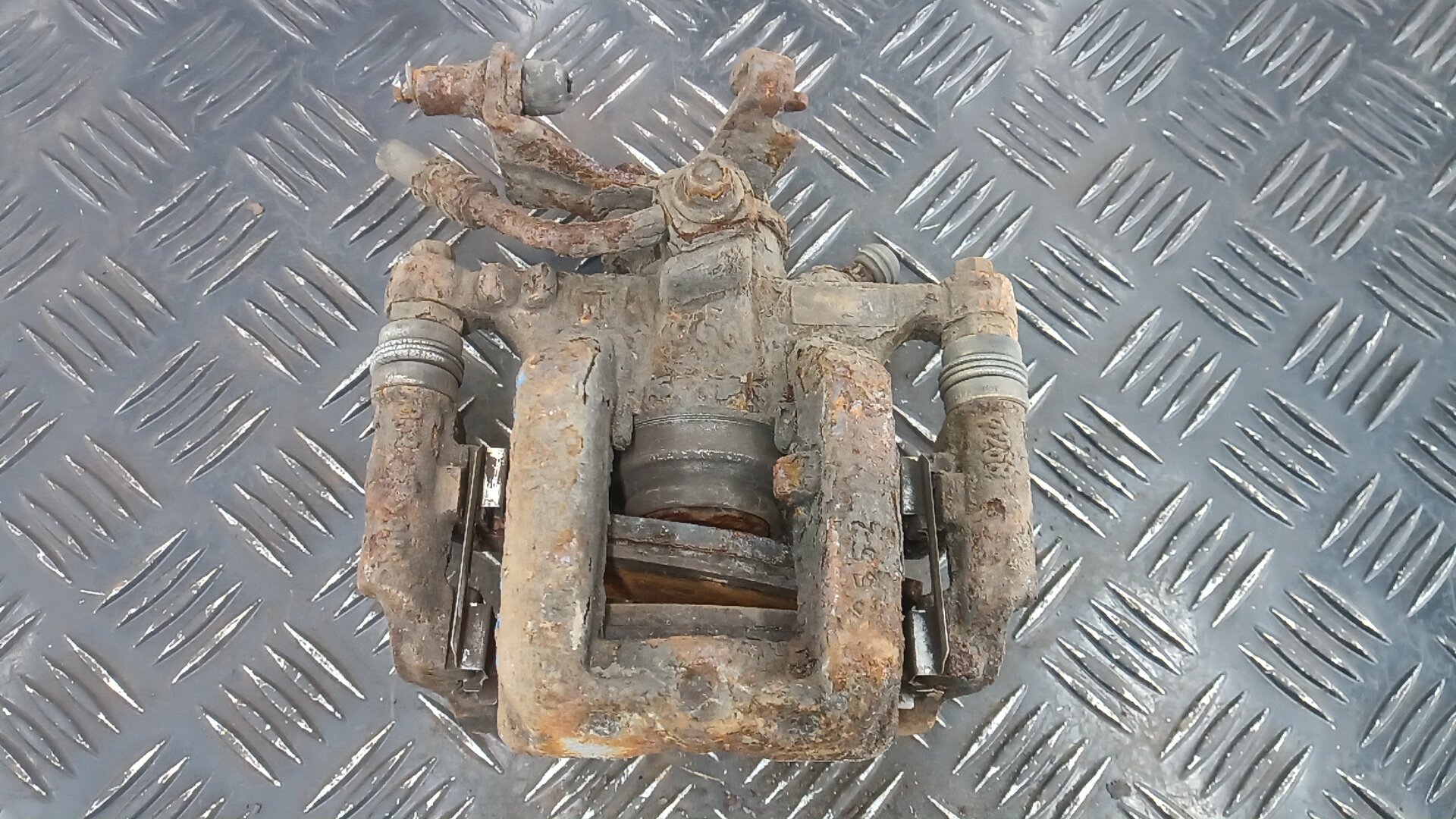 Суппорт задний правый