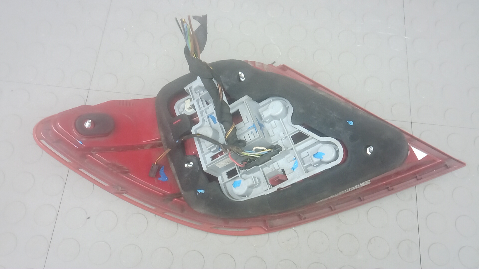 Фонарь задний правый