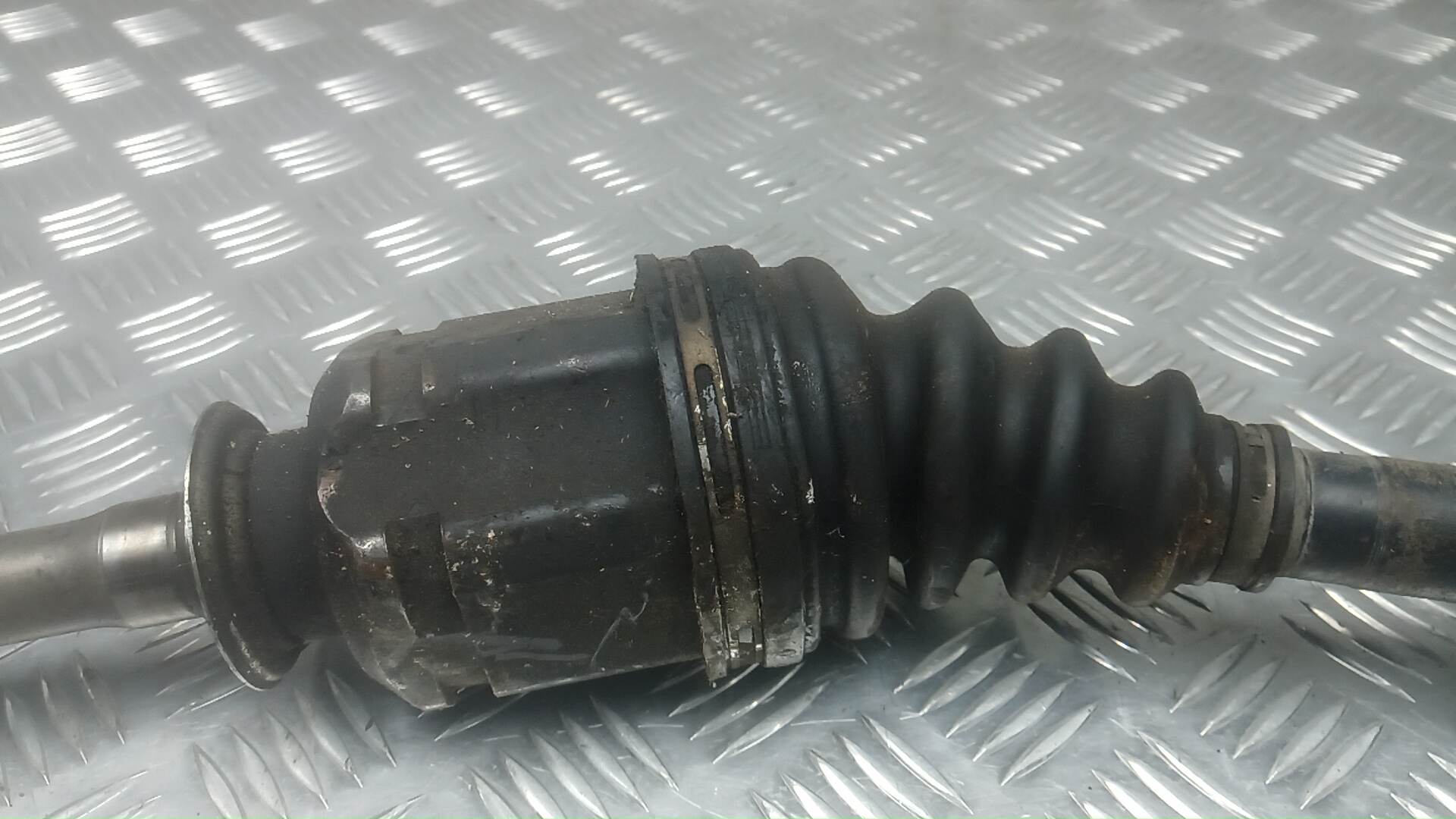 Полуось передняя правая