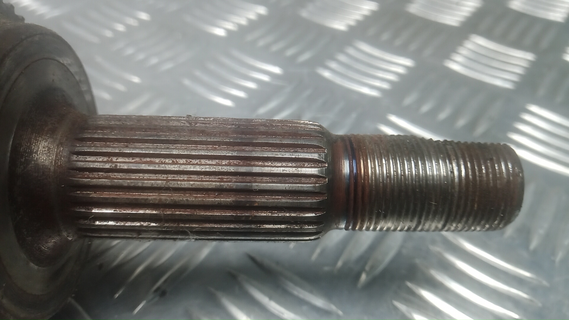 Полуось передняя правая