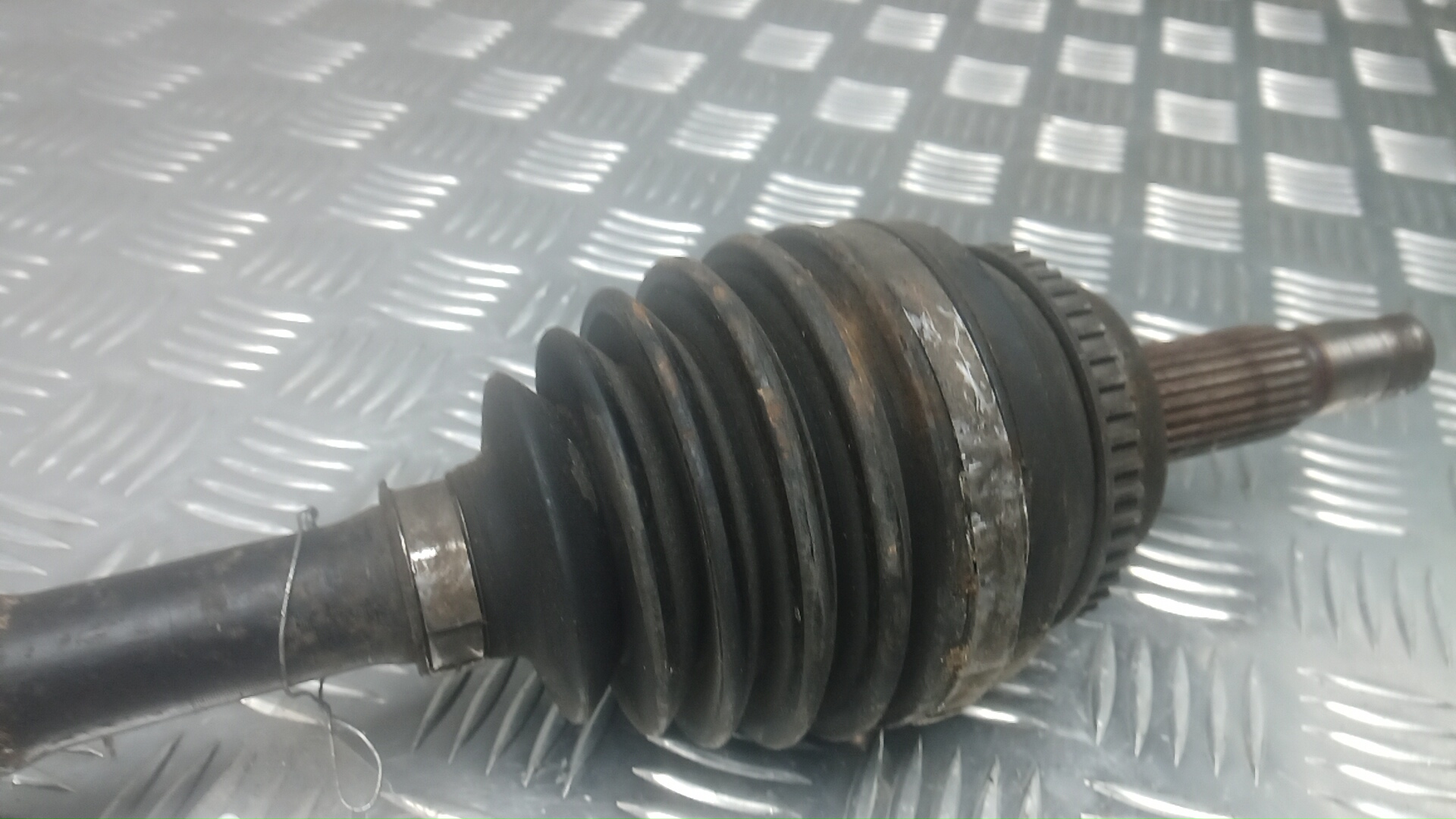 Полуось передняя правая