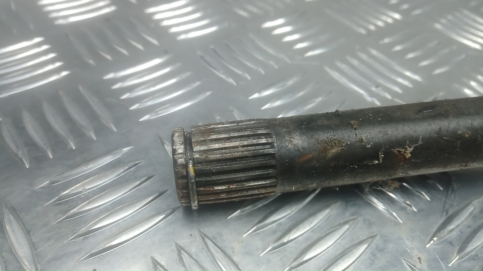 Полуось передняя правая