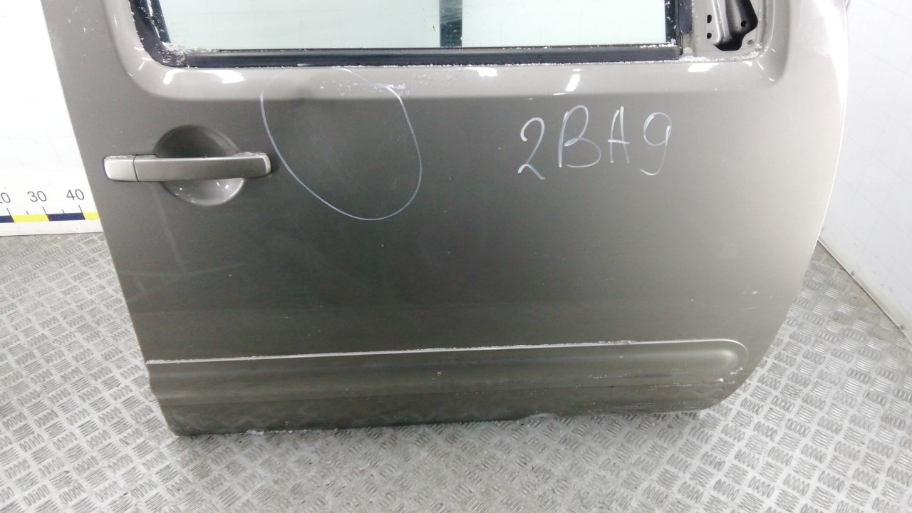 Дверь передняя правая