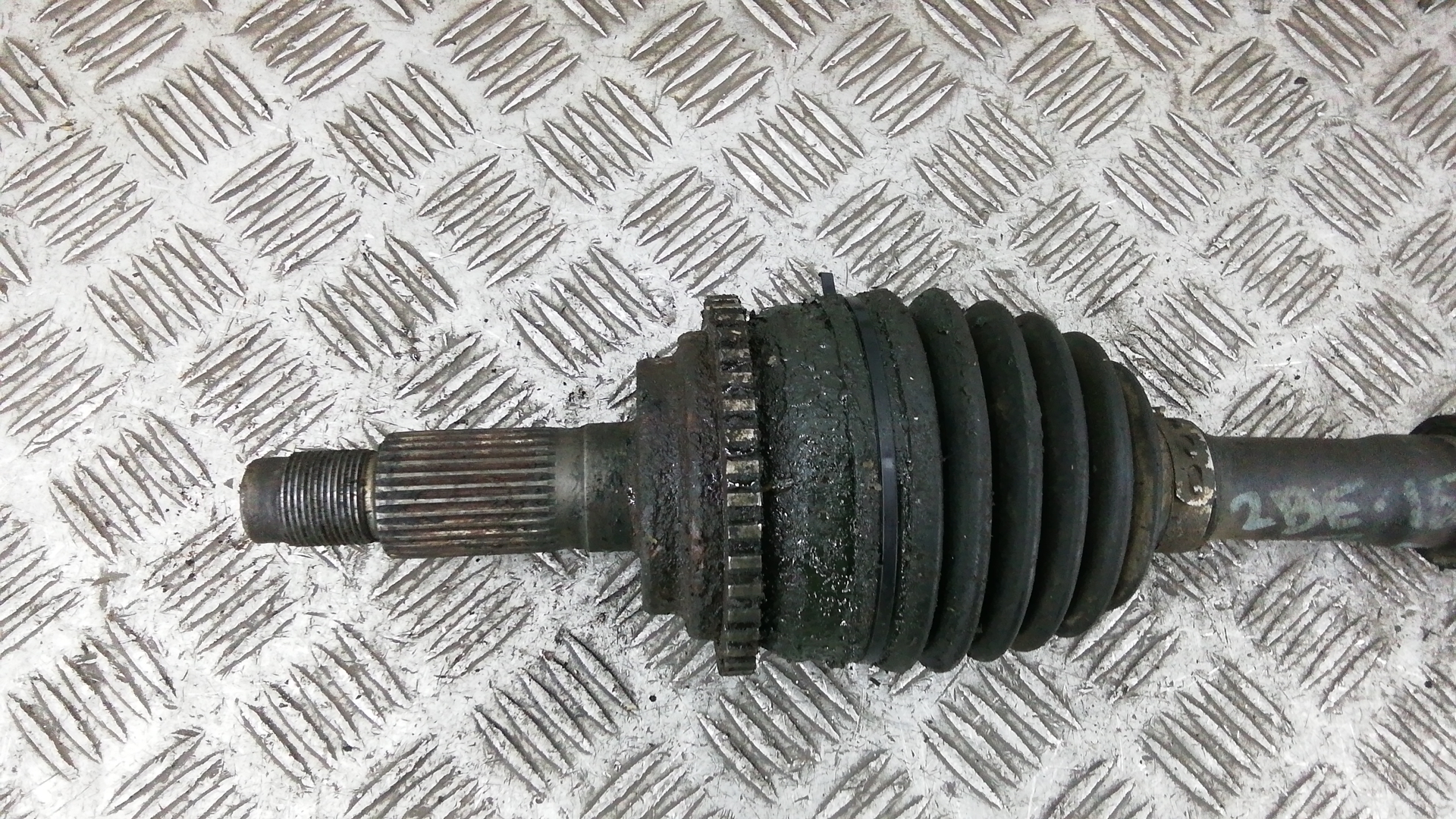 Полуось передняя левая