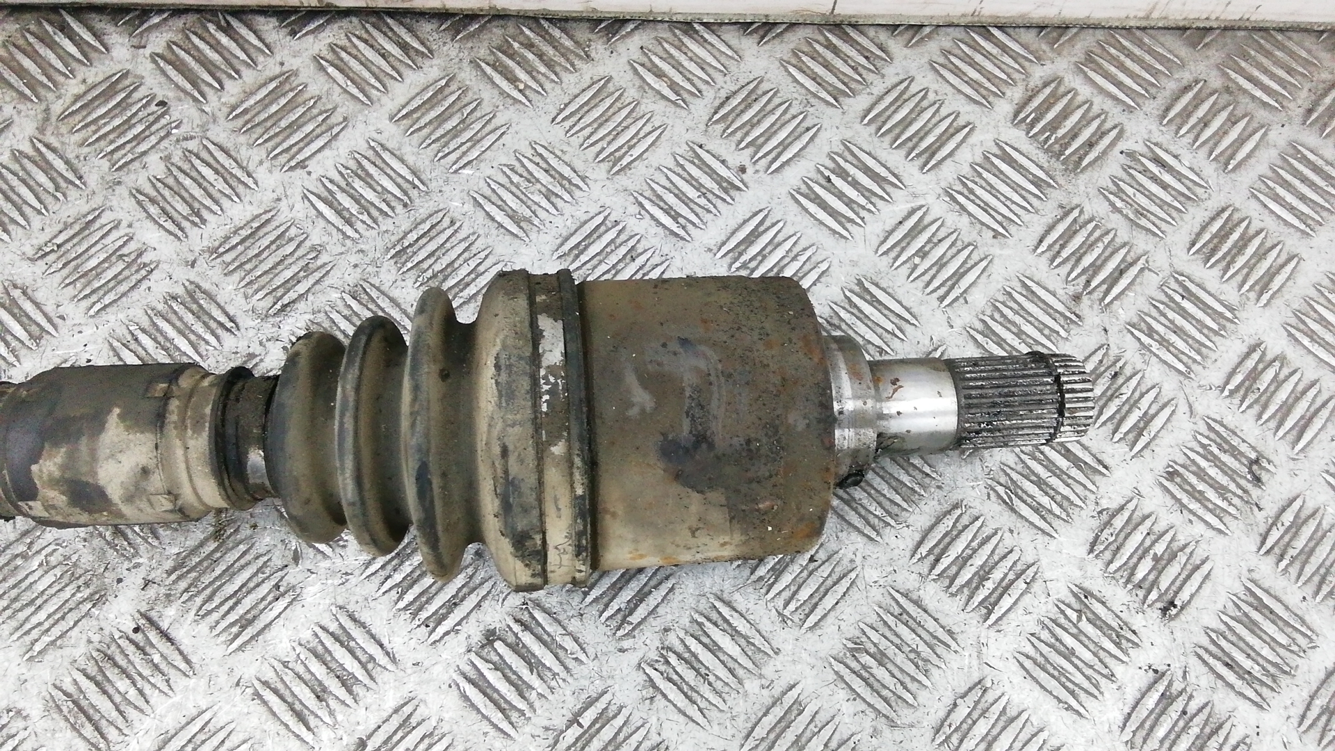 Полуось передняя левая