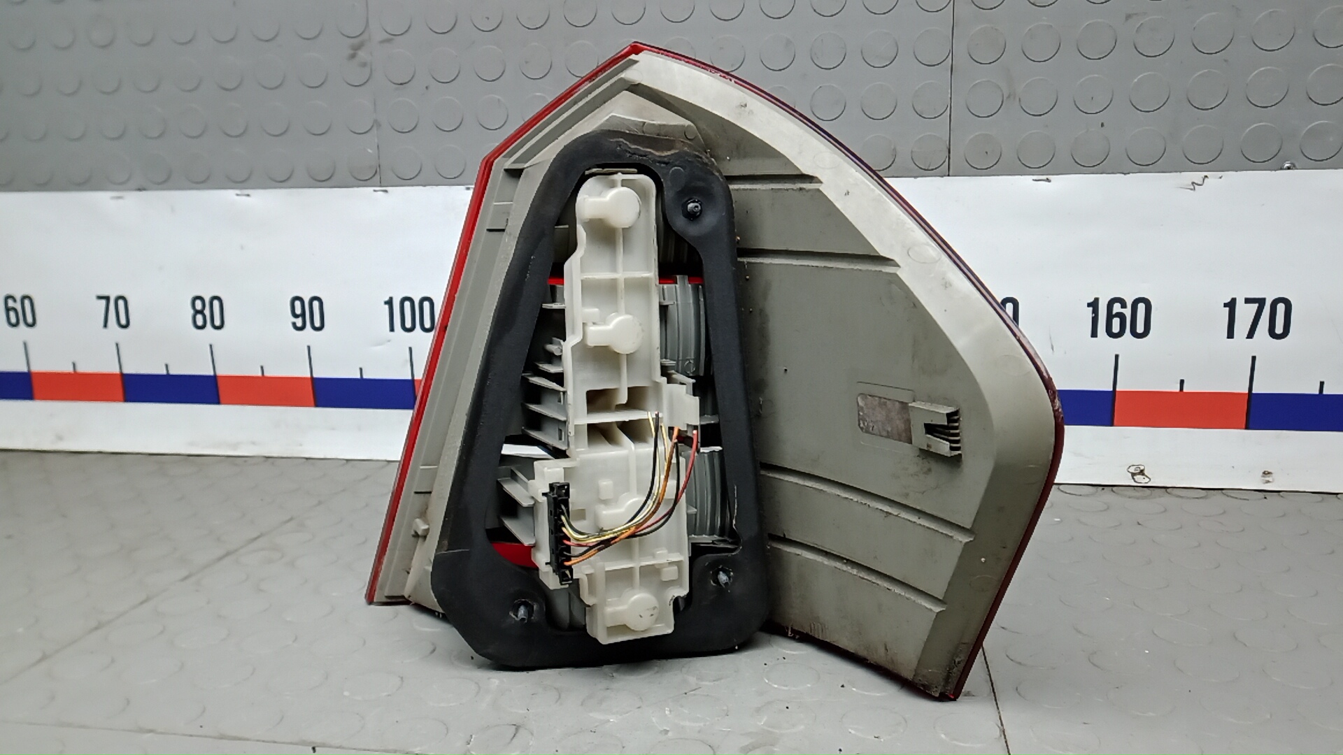 Фонарь задний левый