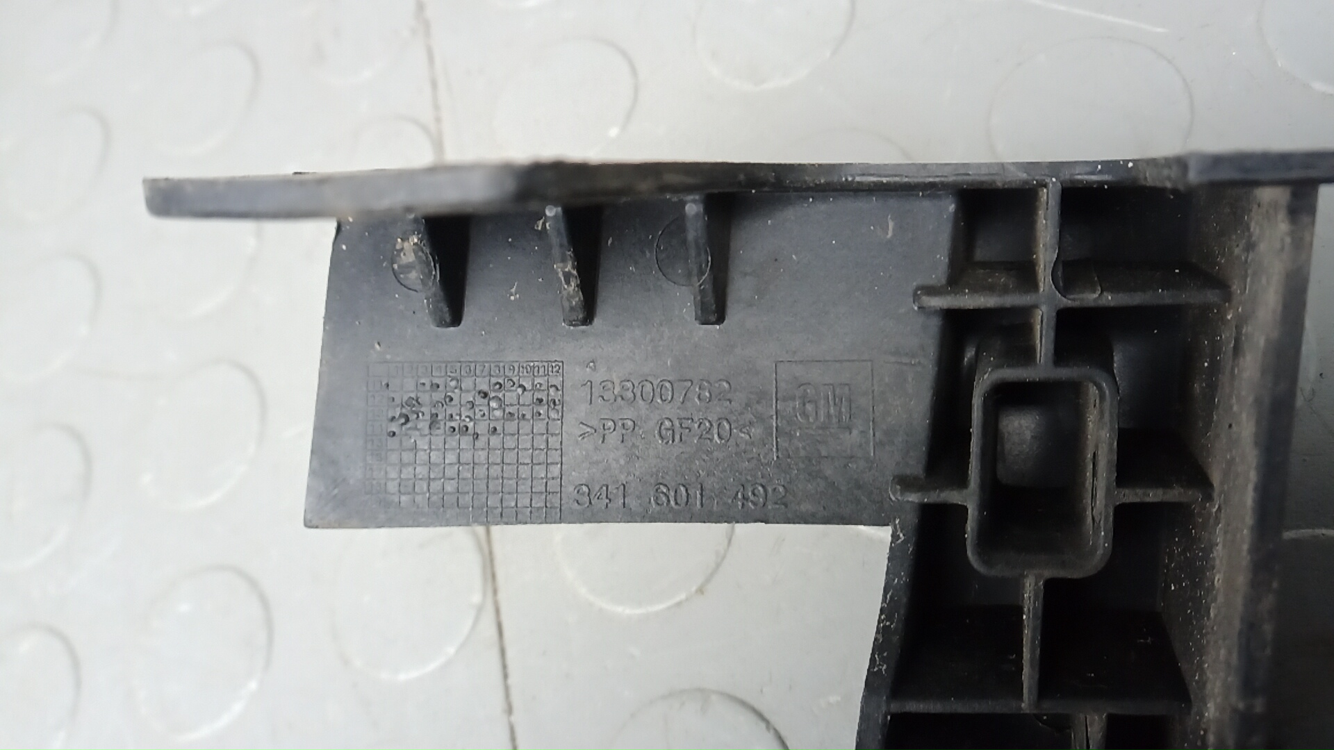 Крепеж фары