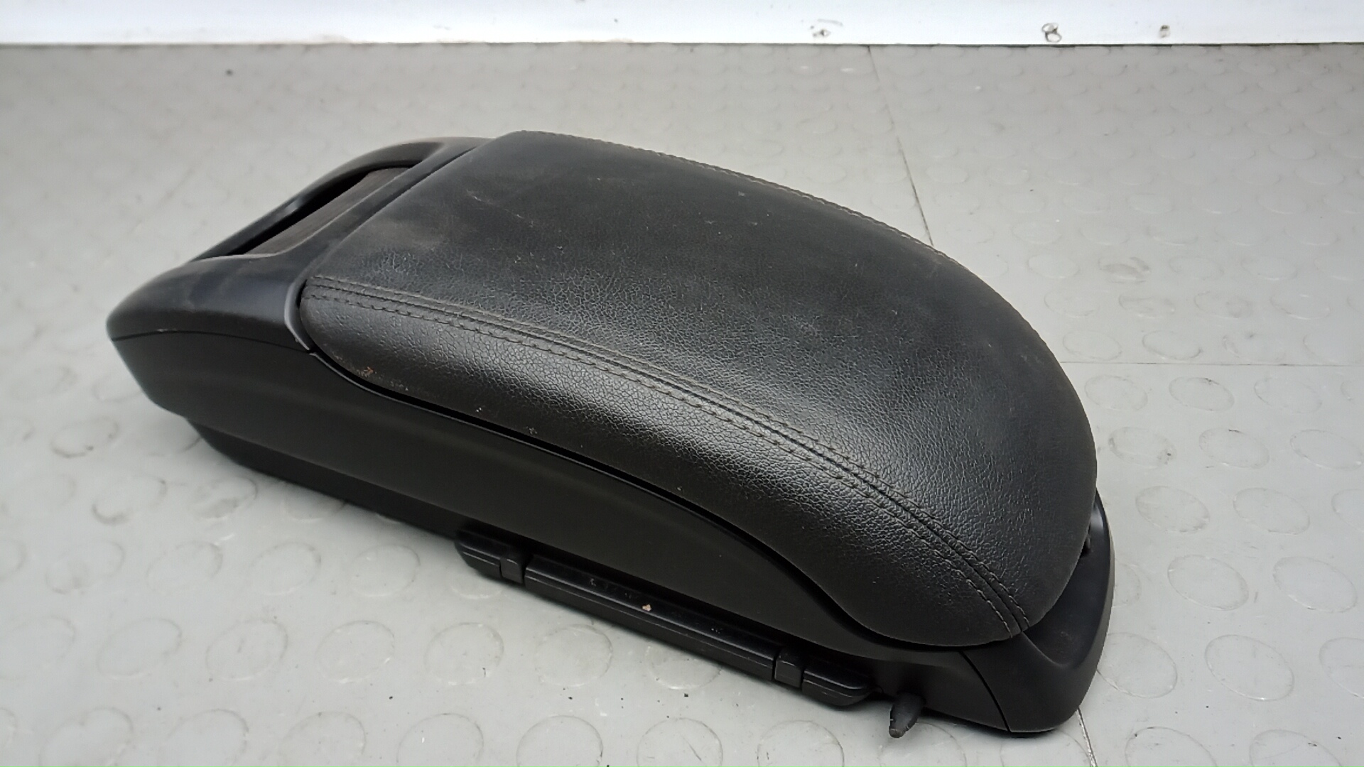 Подлокотник