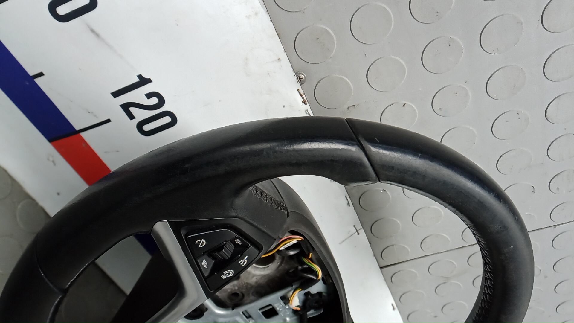 Рулевое колесо (руль)