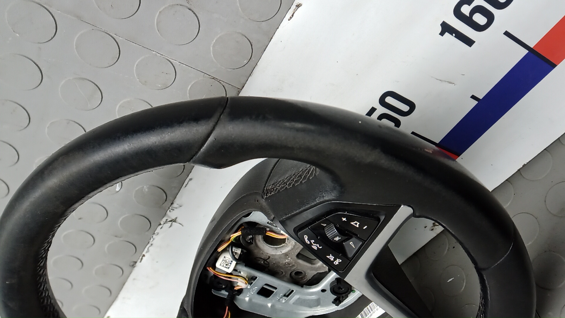 Рулевое колесо (руль)