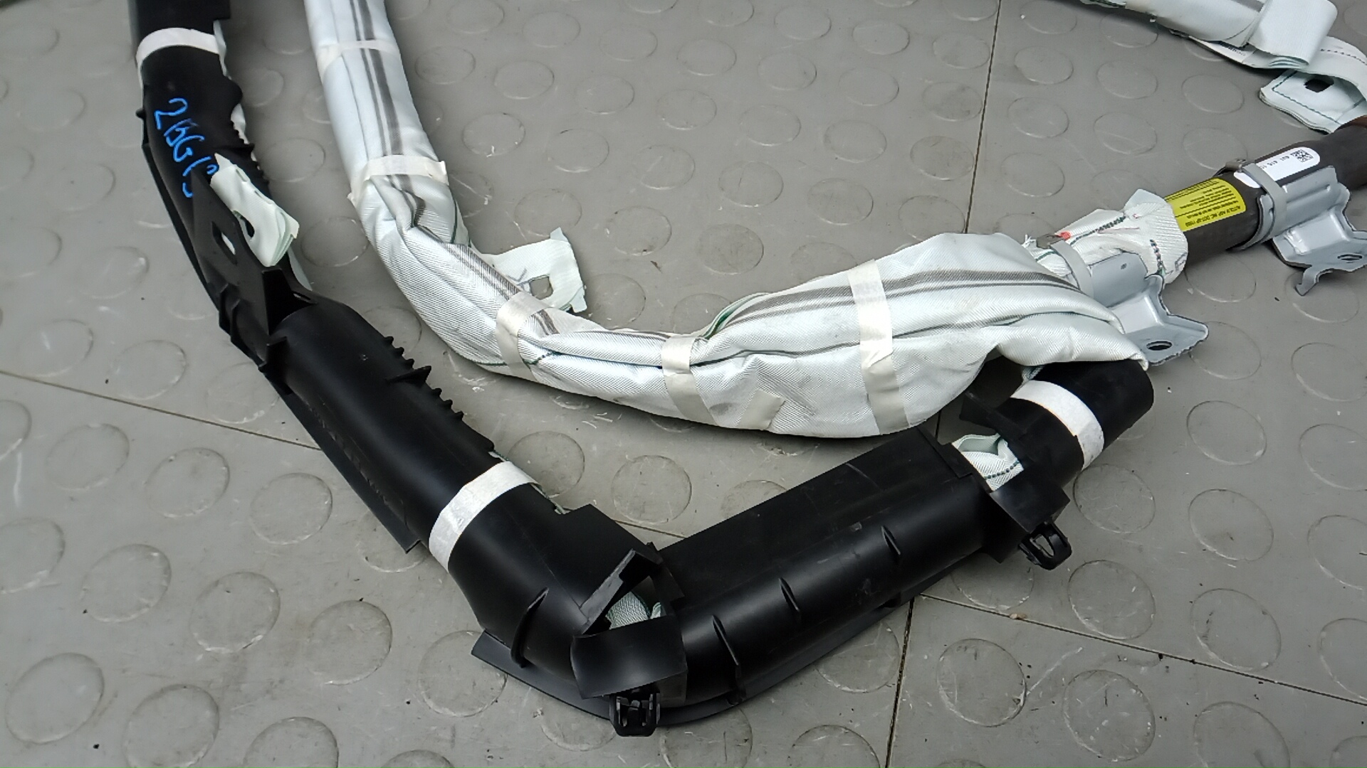 Подушка безопасности боковая (шторка)