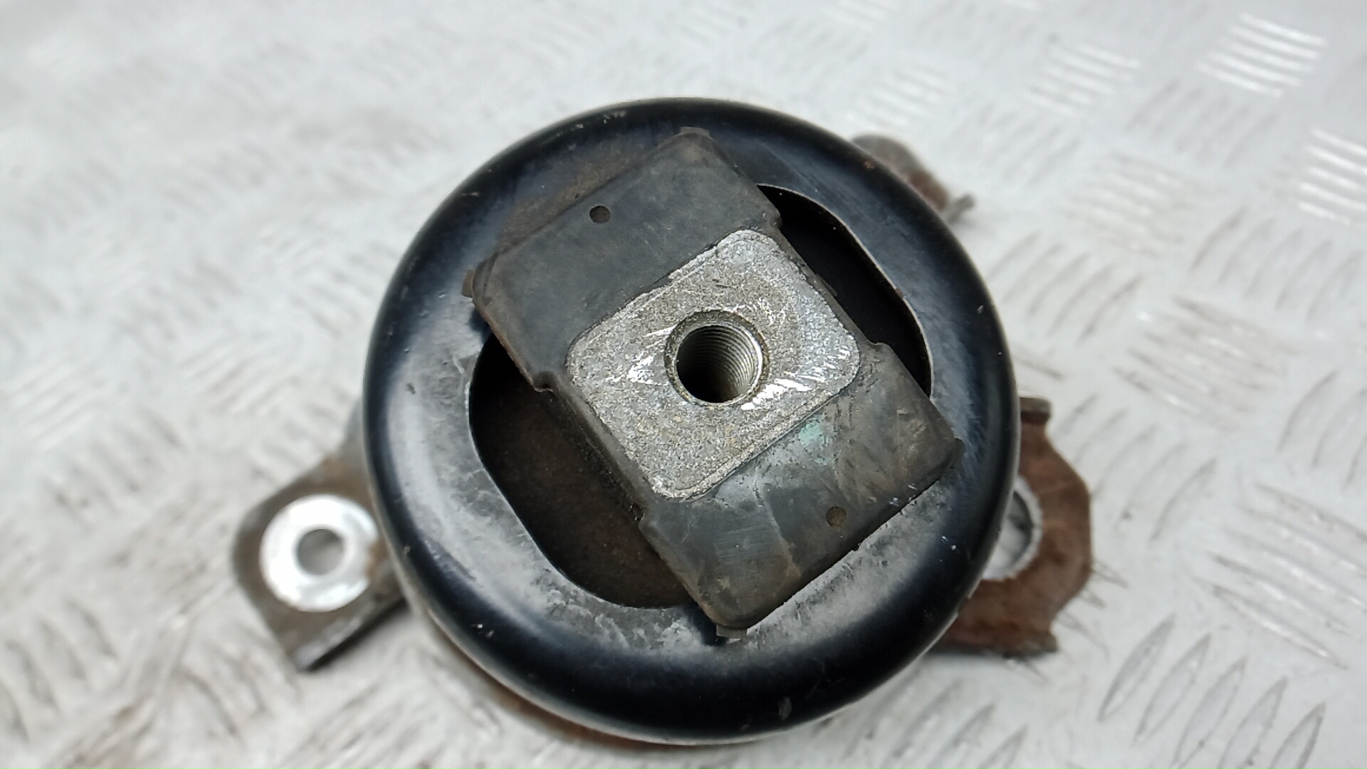 Опора двигателя