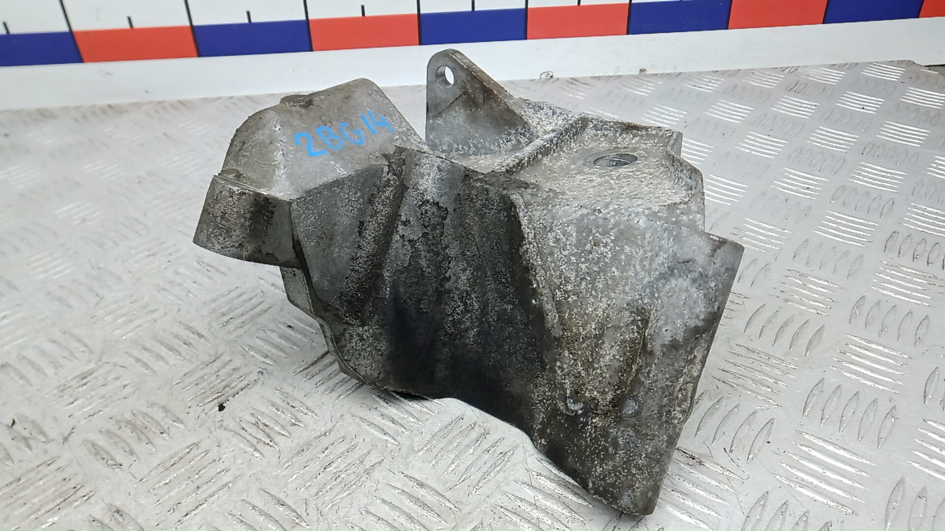 Опора двигателя