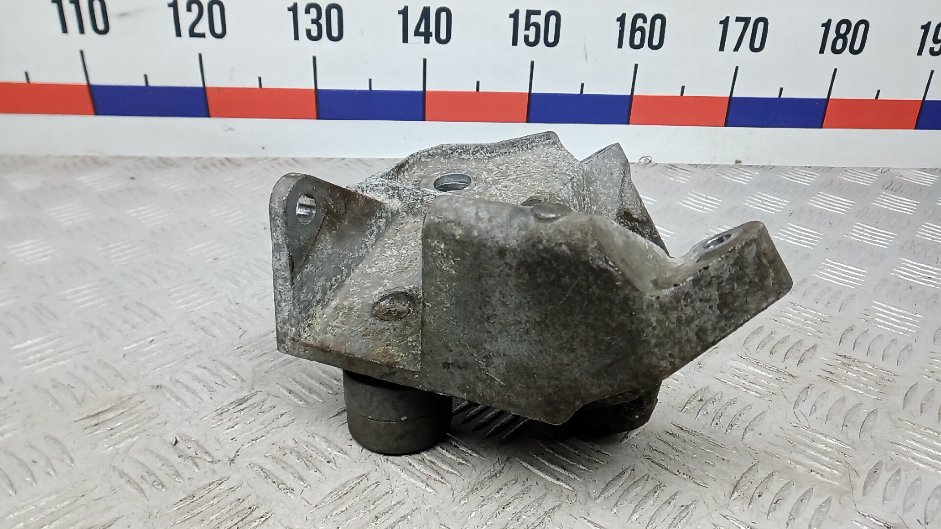 Опора двигателя