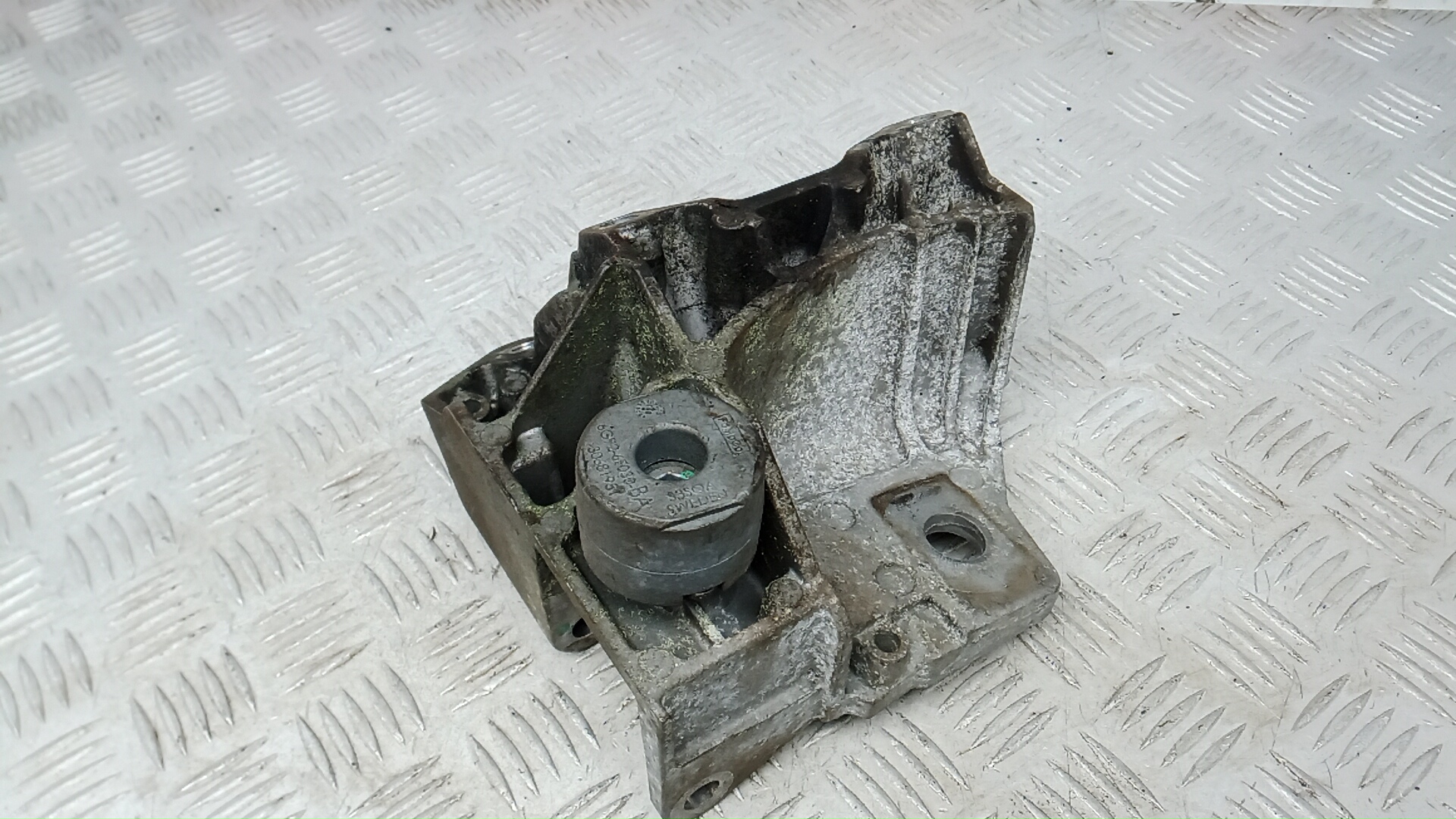 Опора двигателя