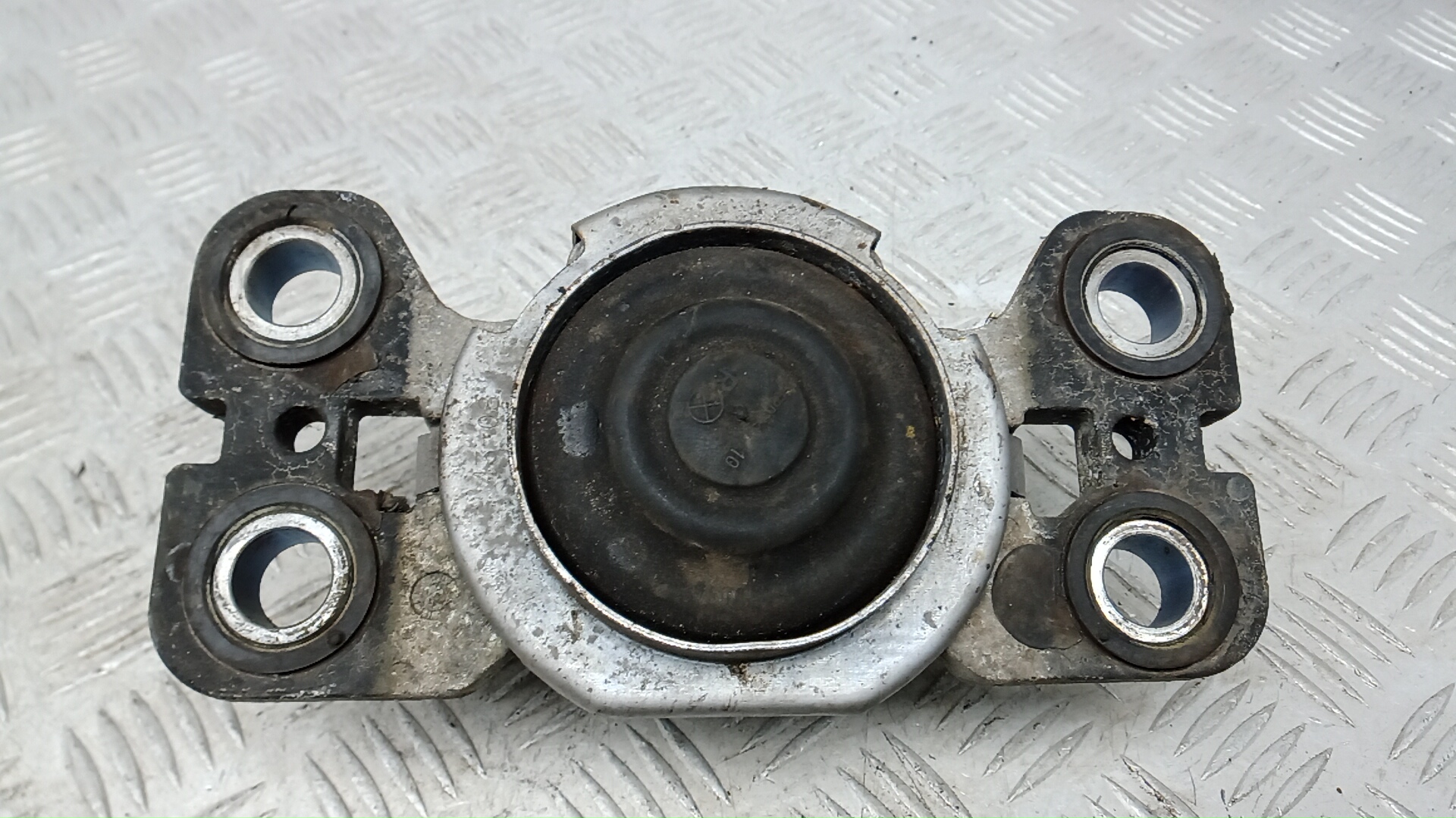 Опора двигателя