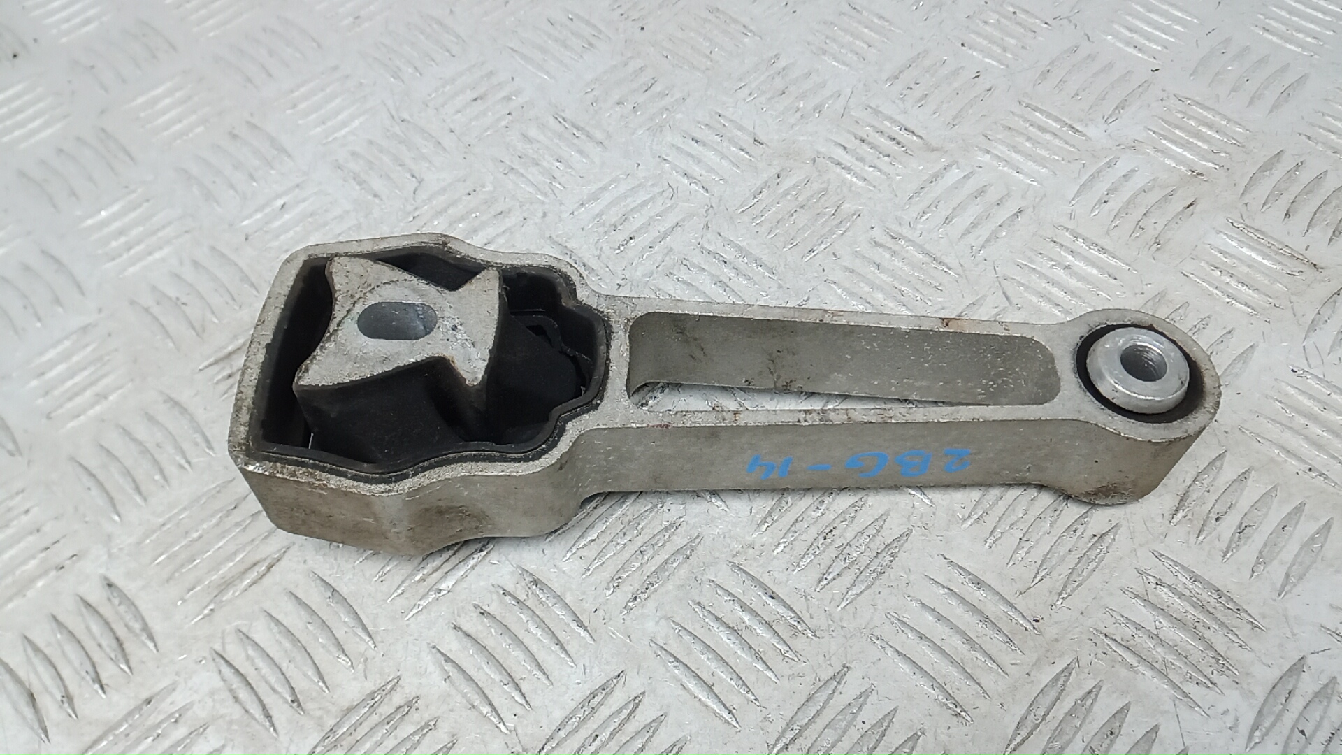 Опора двигателя