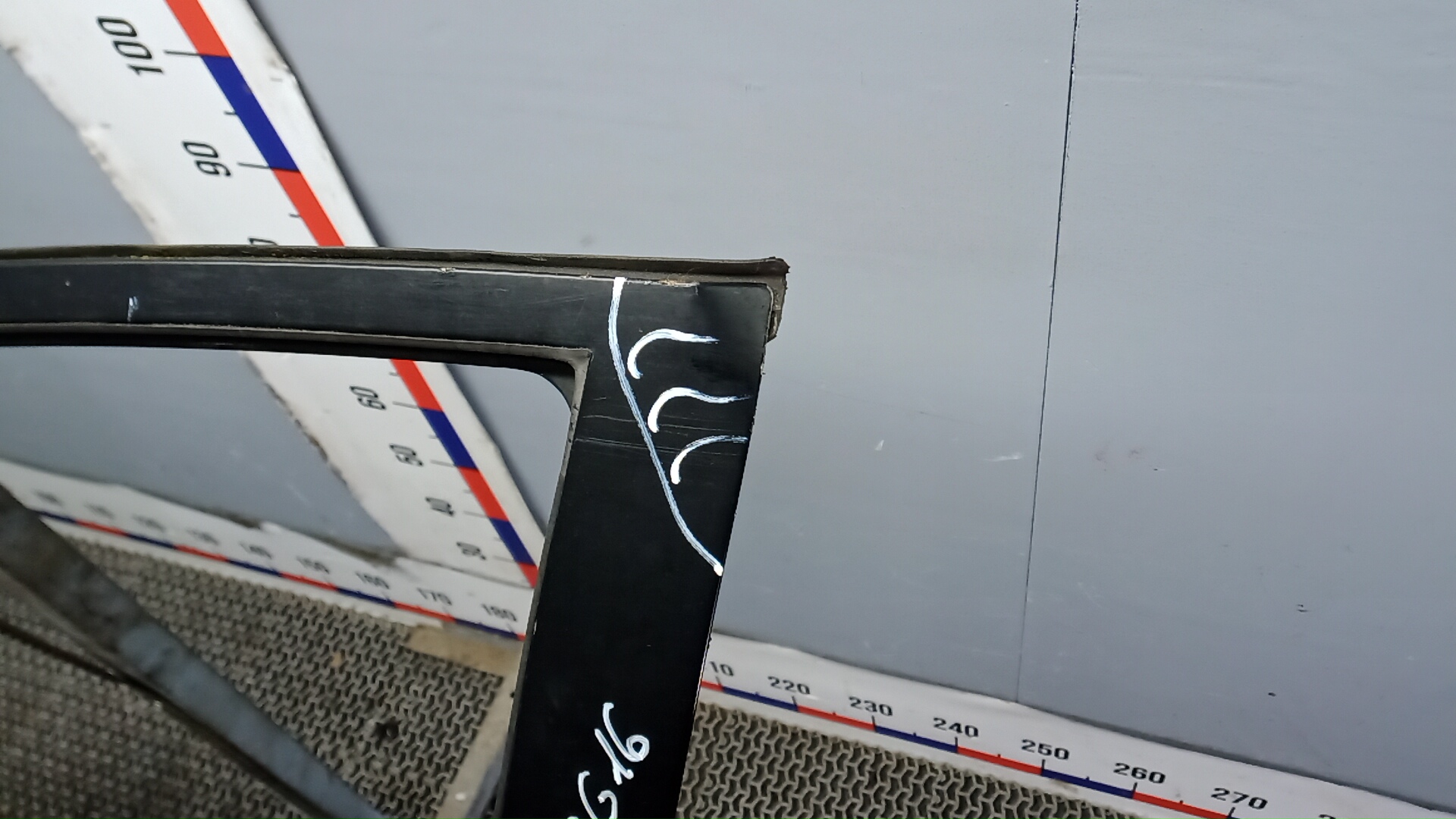 Дверь передняя левая