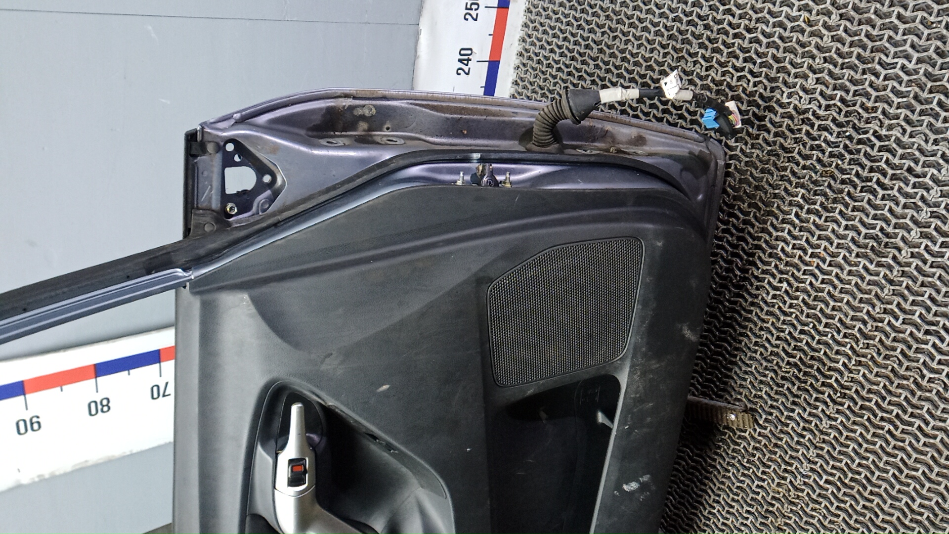 Дверь передняя левая