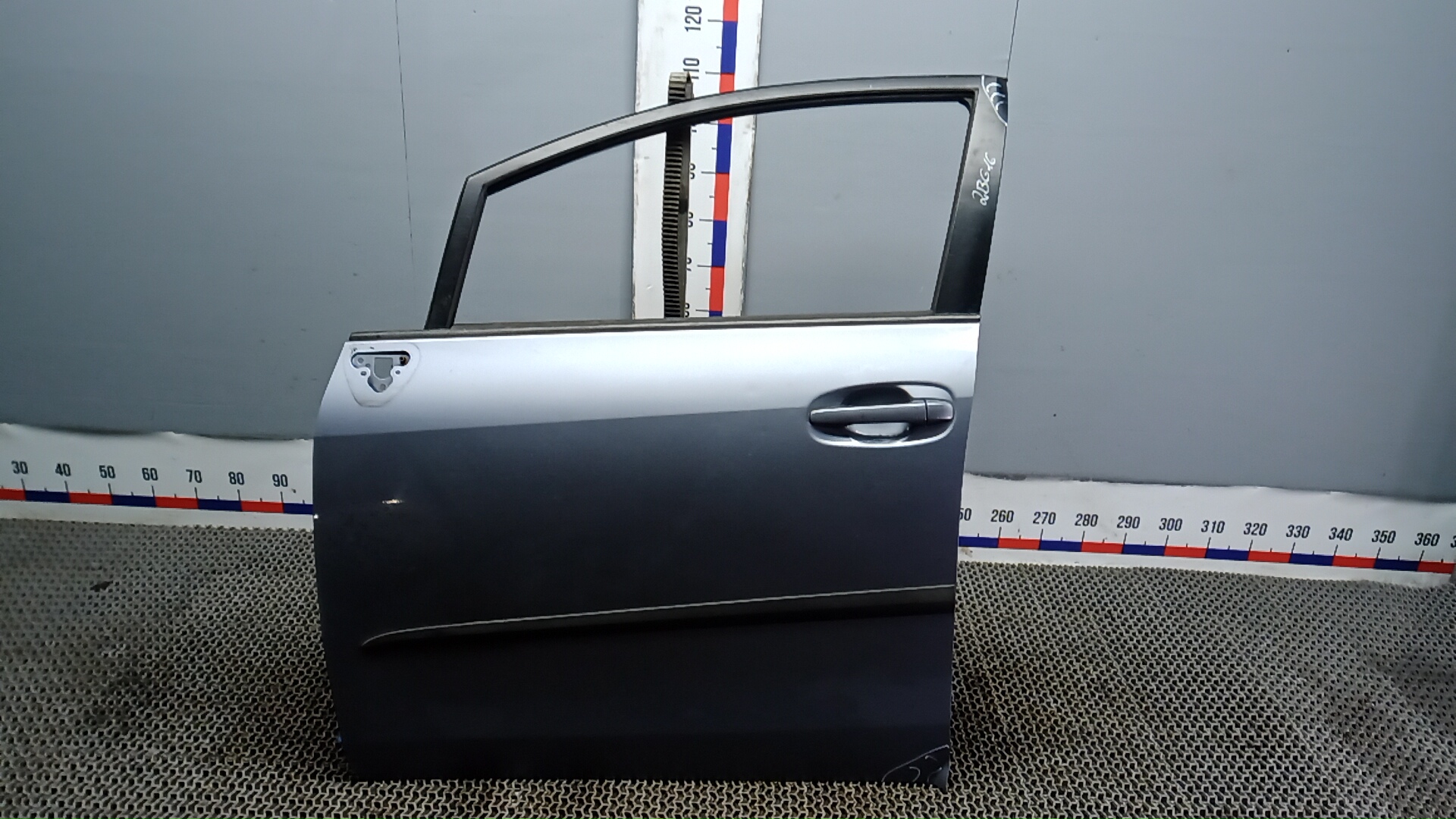 Дверь передняя левая