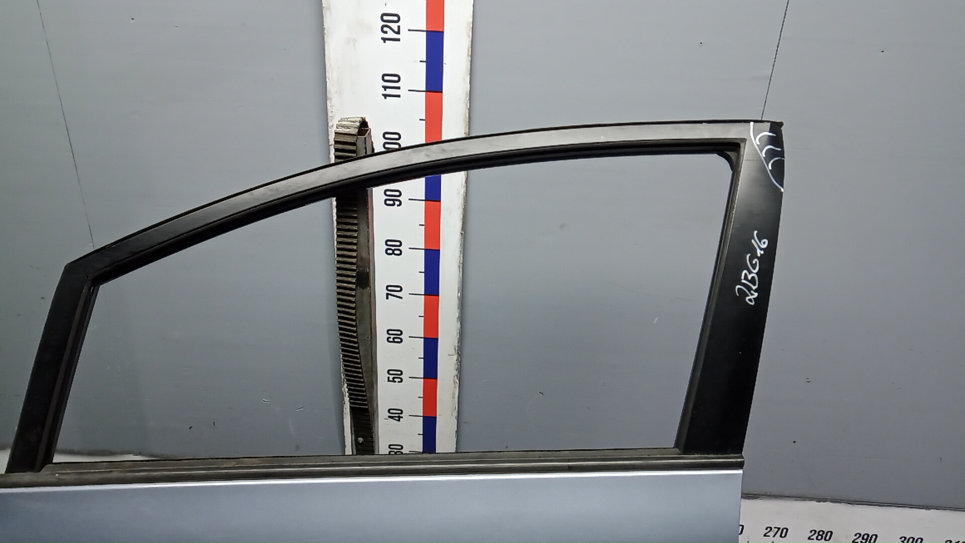 Дверь передняя левая