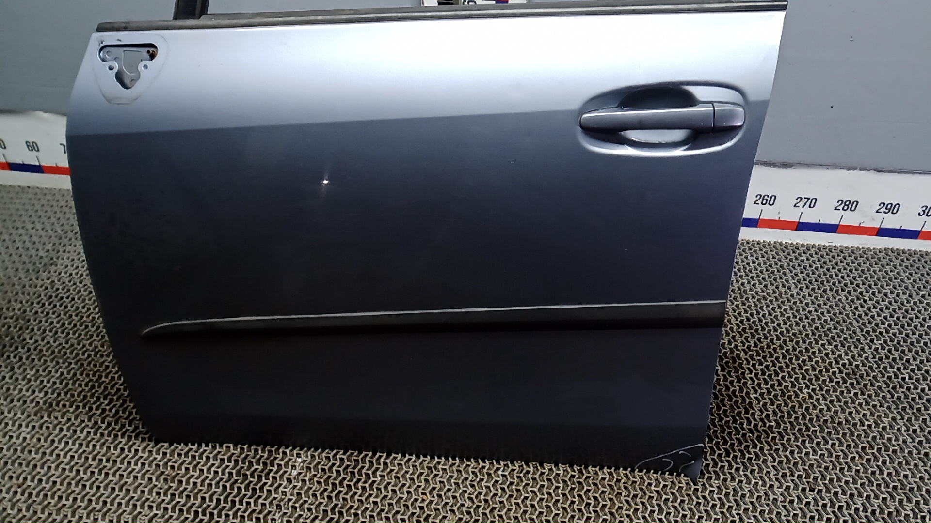 Дверь передняя левая