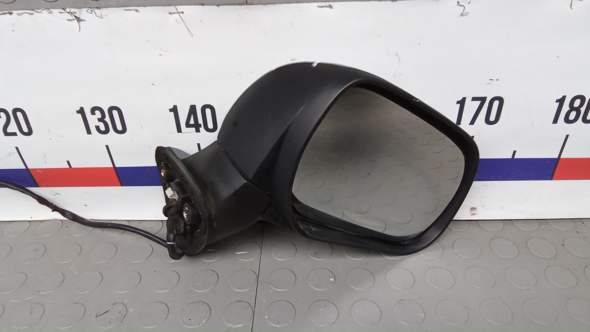 Зеркало правое электрическое