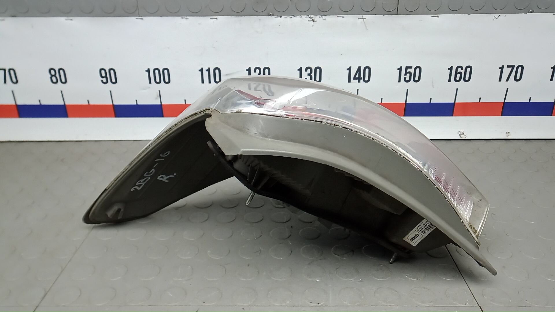 Фонарь задний правый