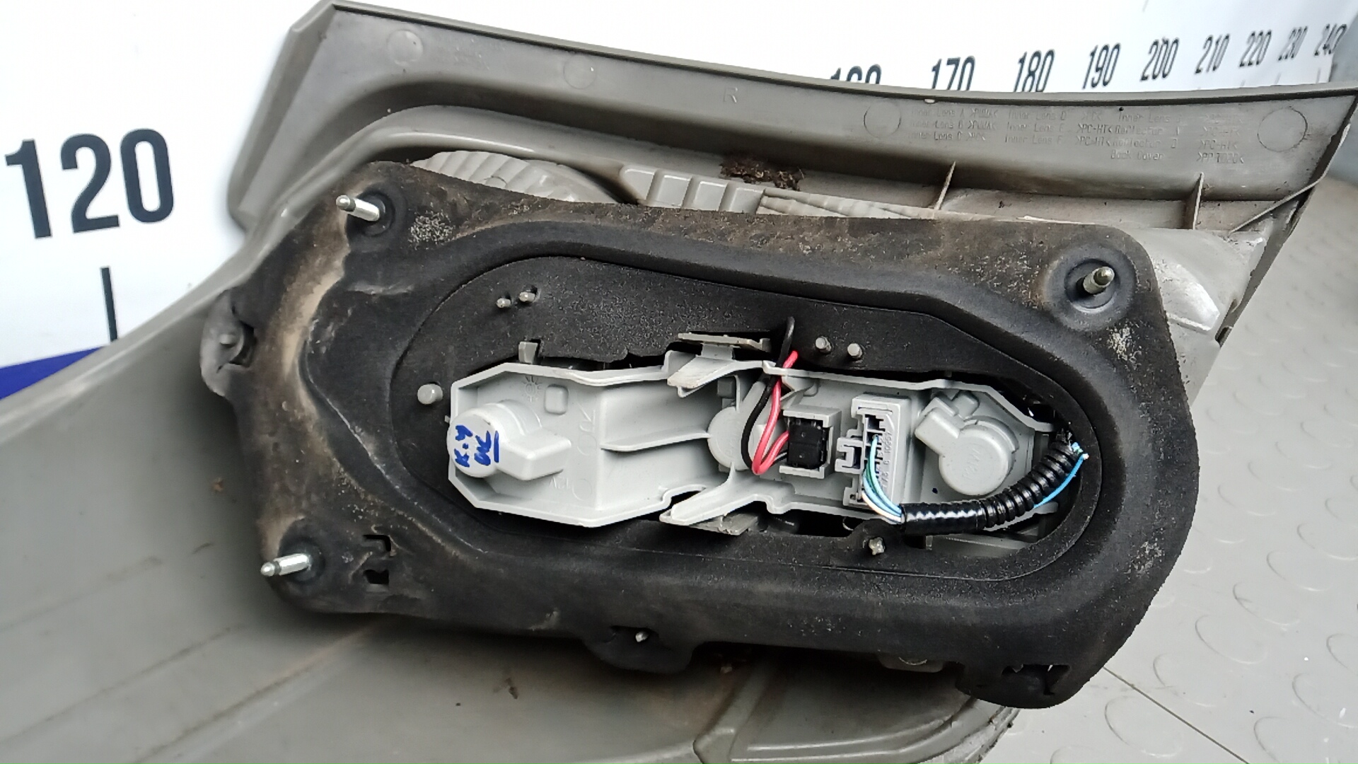 Фонарь задний правый