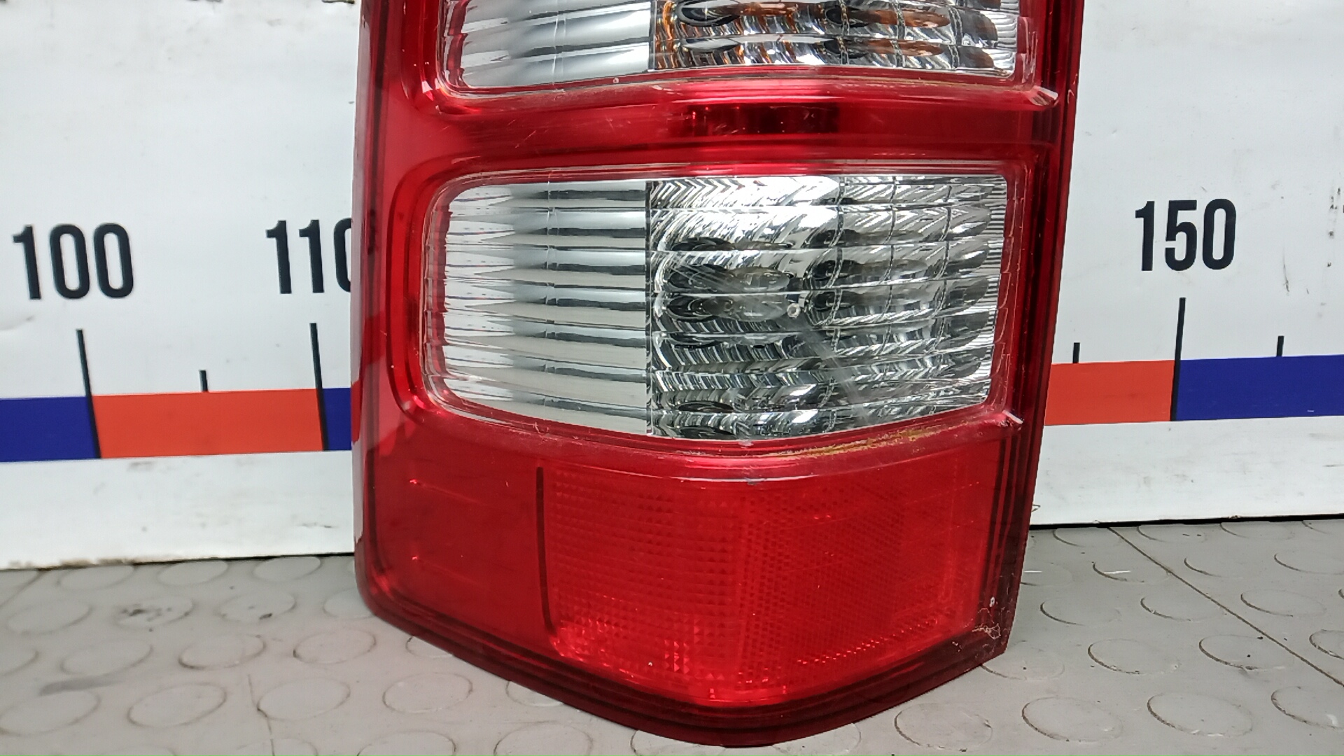 Фонарь задний левый