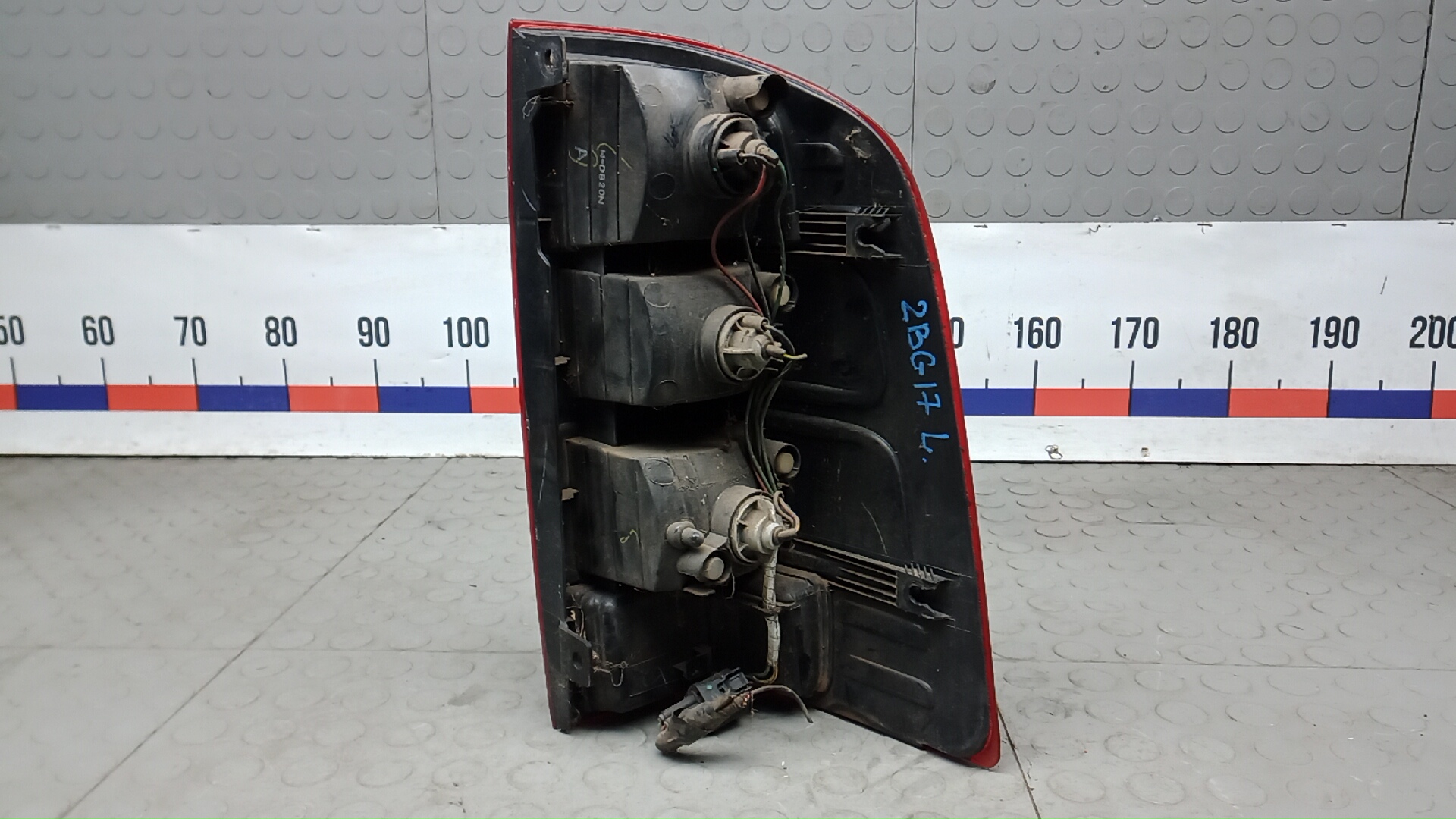 Фонарь задний левый