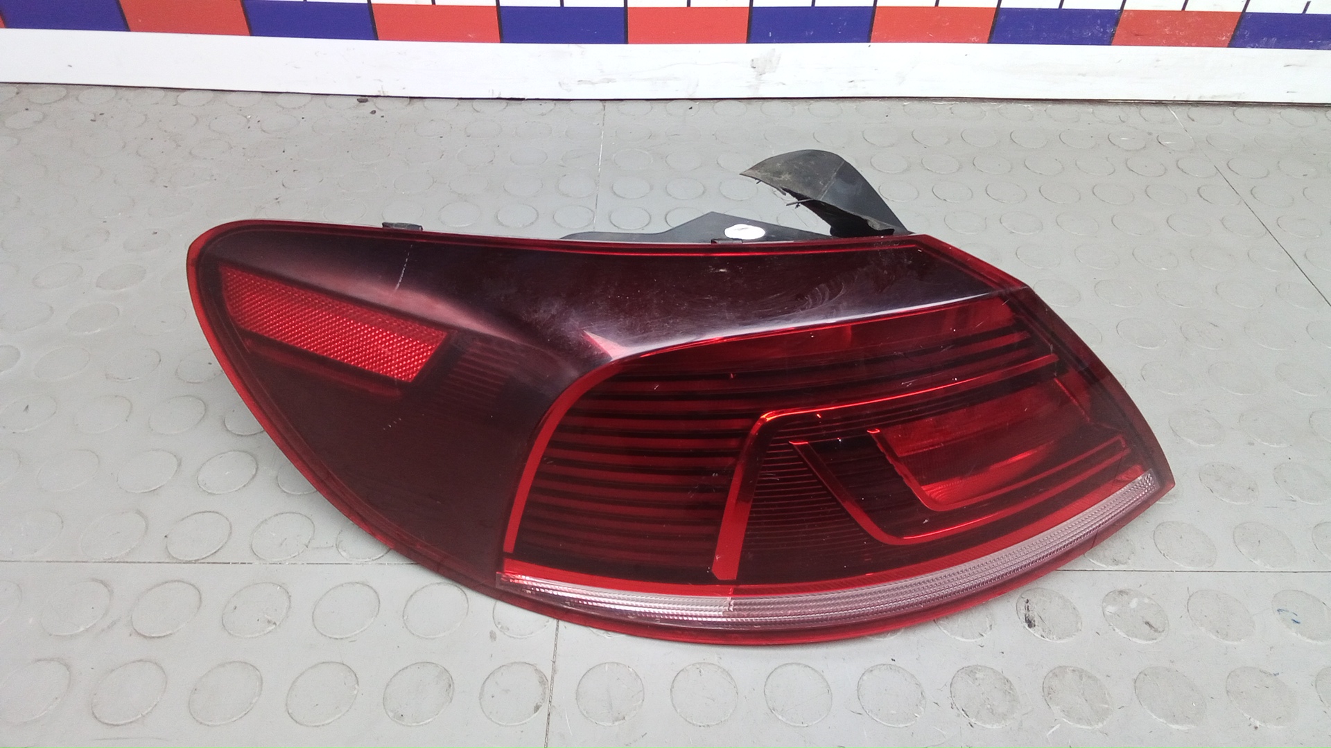 Фонарь задний левый