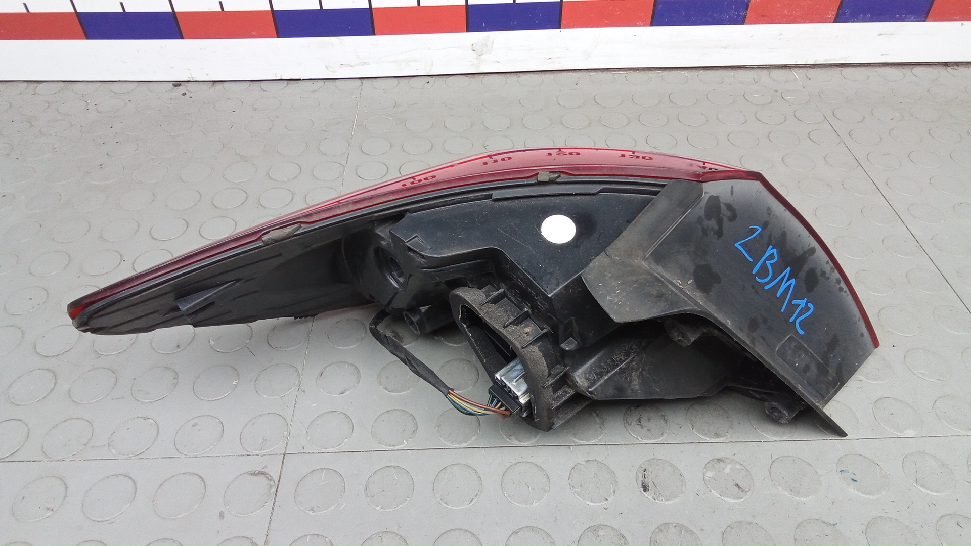 Фонарь задний правый