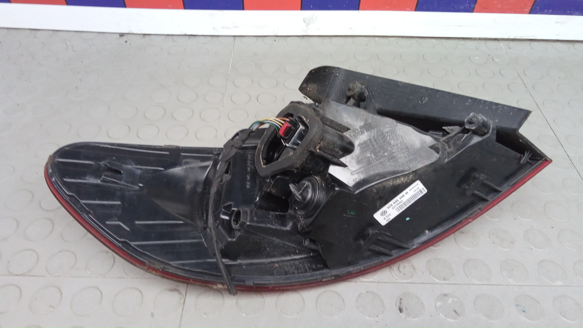 Фонарь задний правый