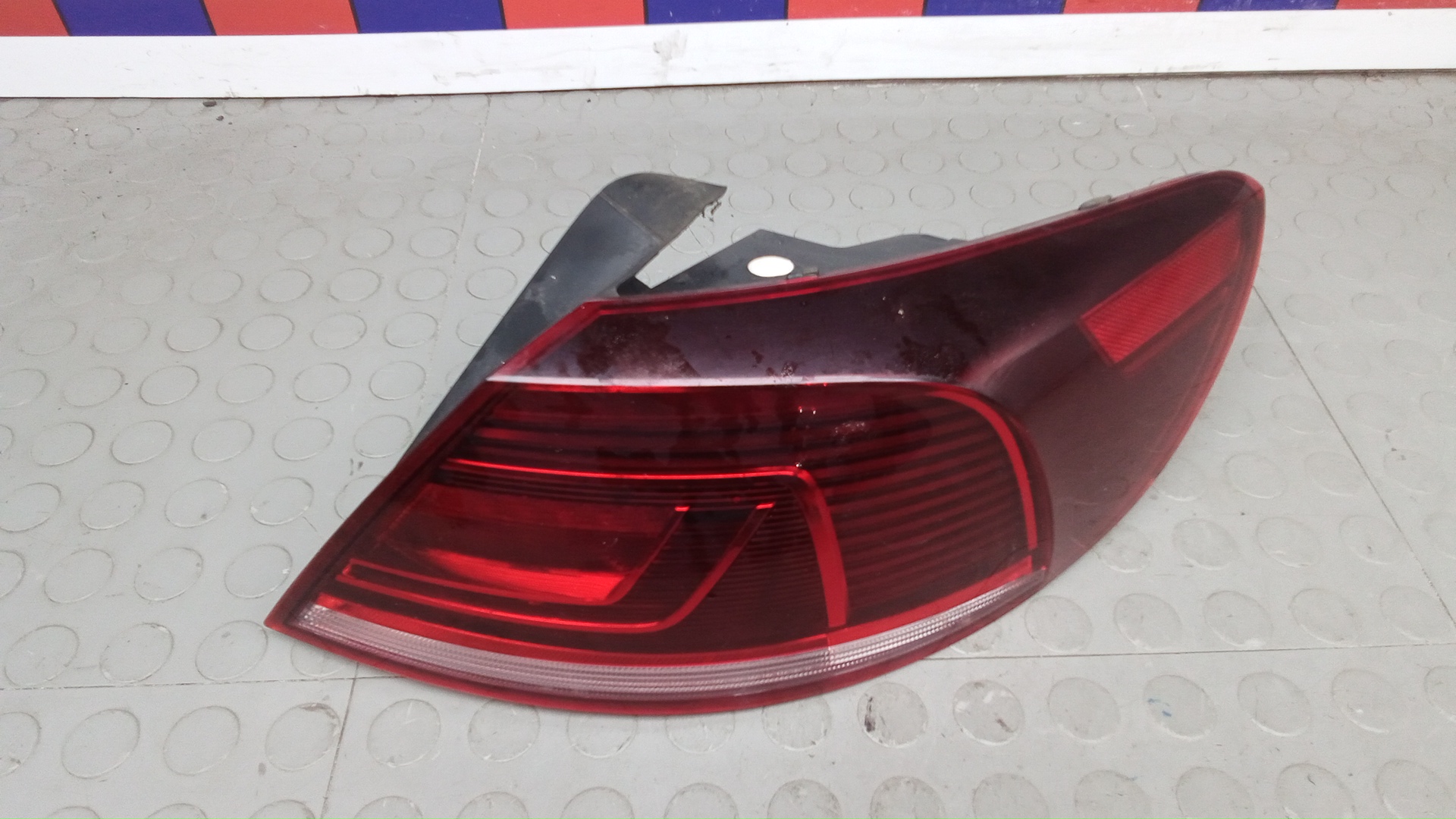 Фонарь задний правый