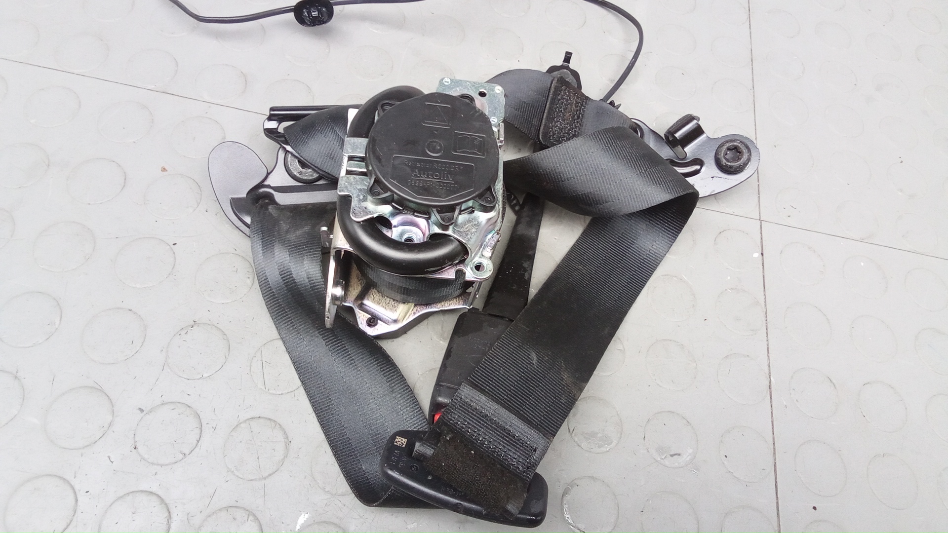 Ремень безопасности с пиропатроном