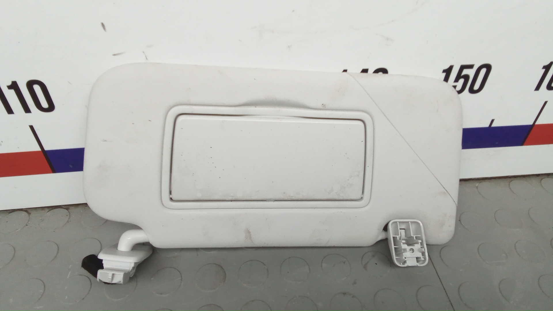 Козырек солнцезащитный