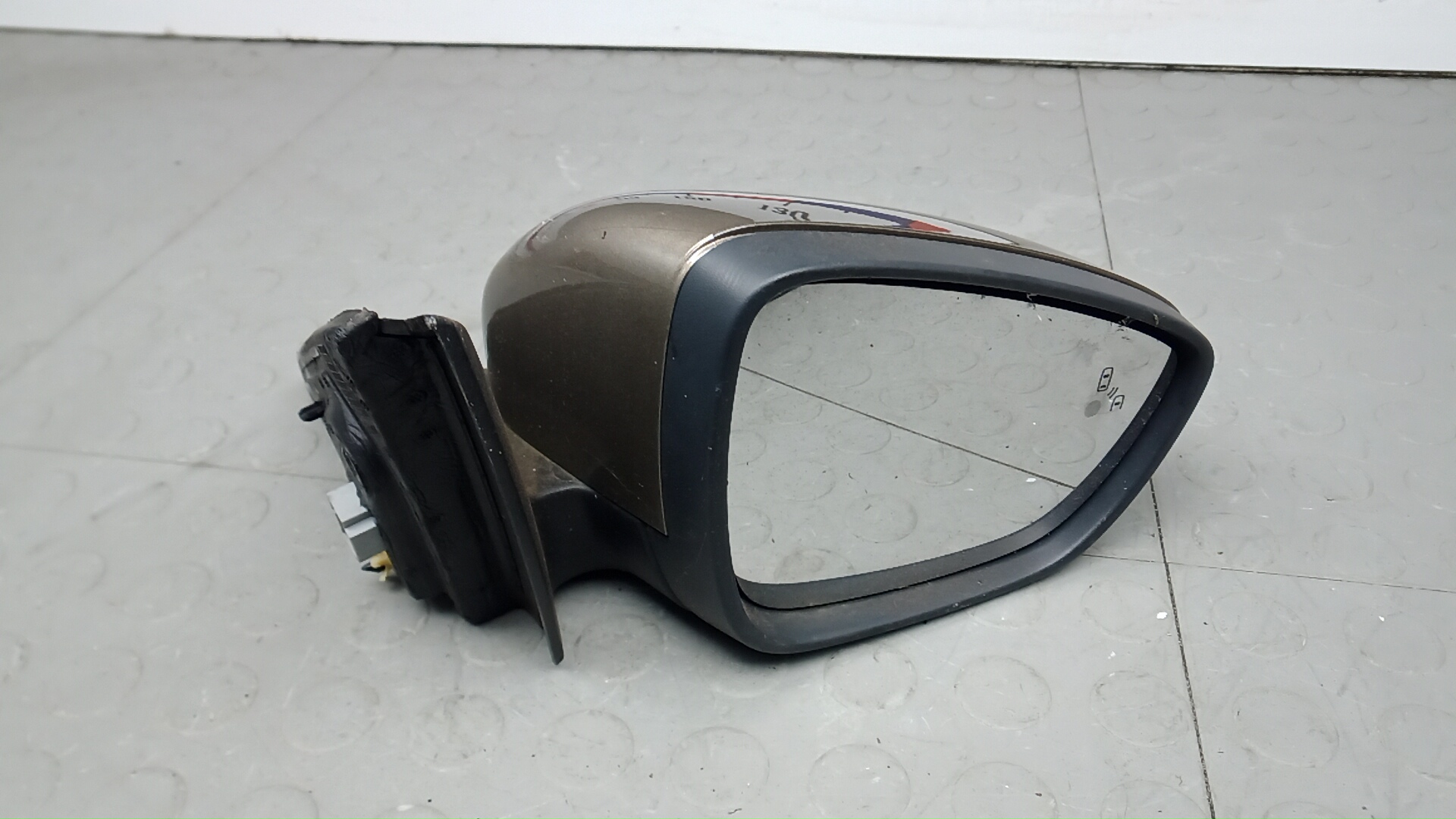 Зеркало правое электрическое