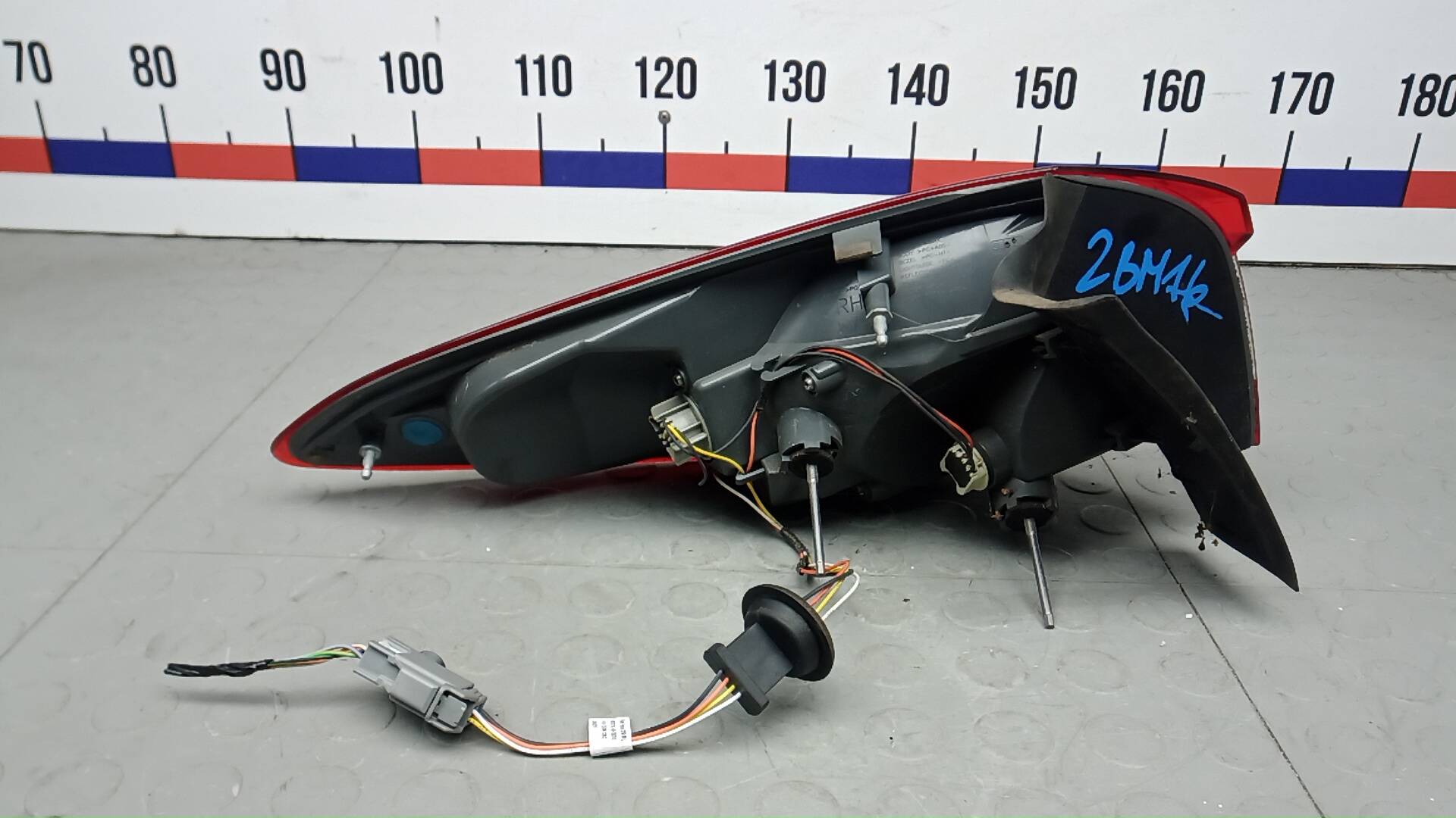 Фонарь задний правый