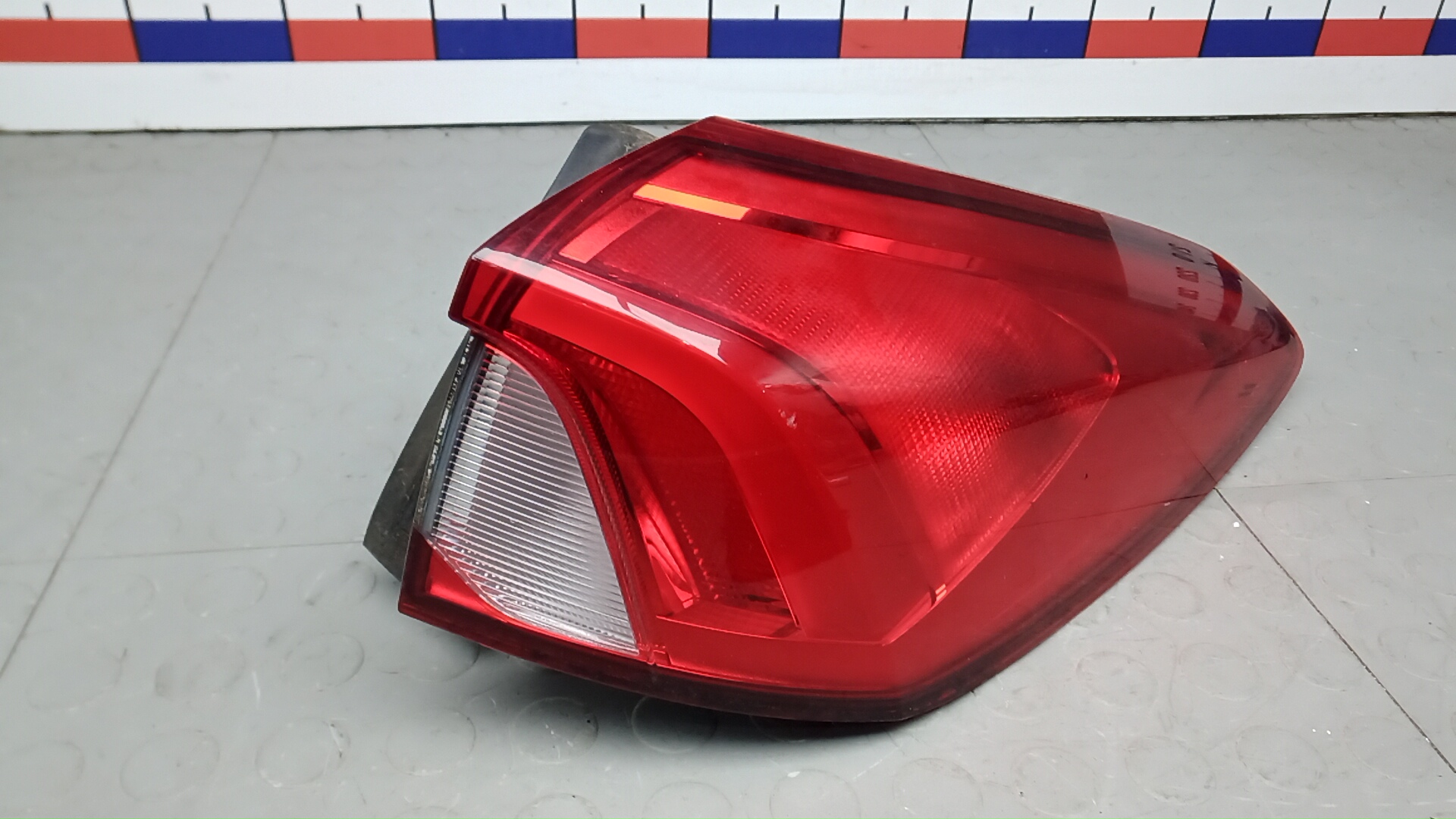 Фонарь задний правый