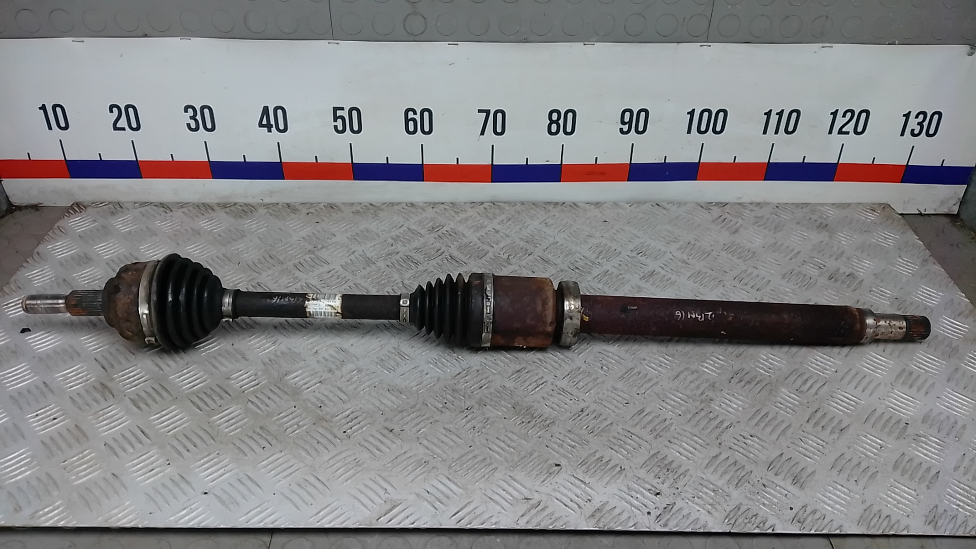 Полуось передняя правая