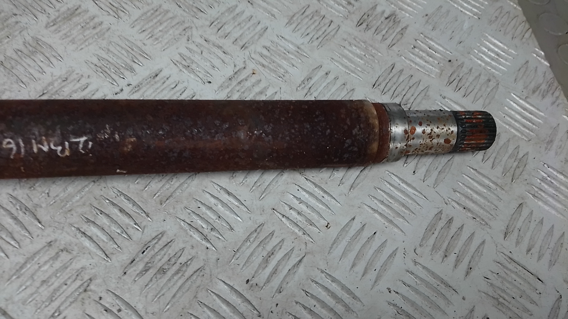 Полуось передняя правая