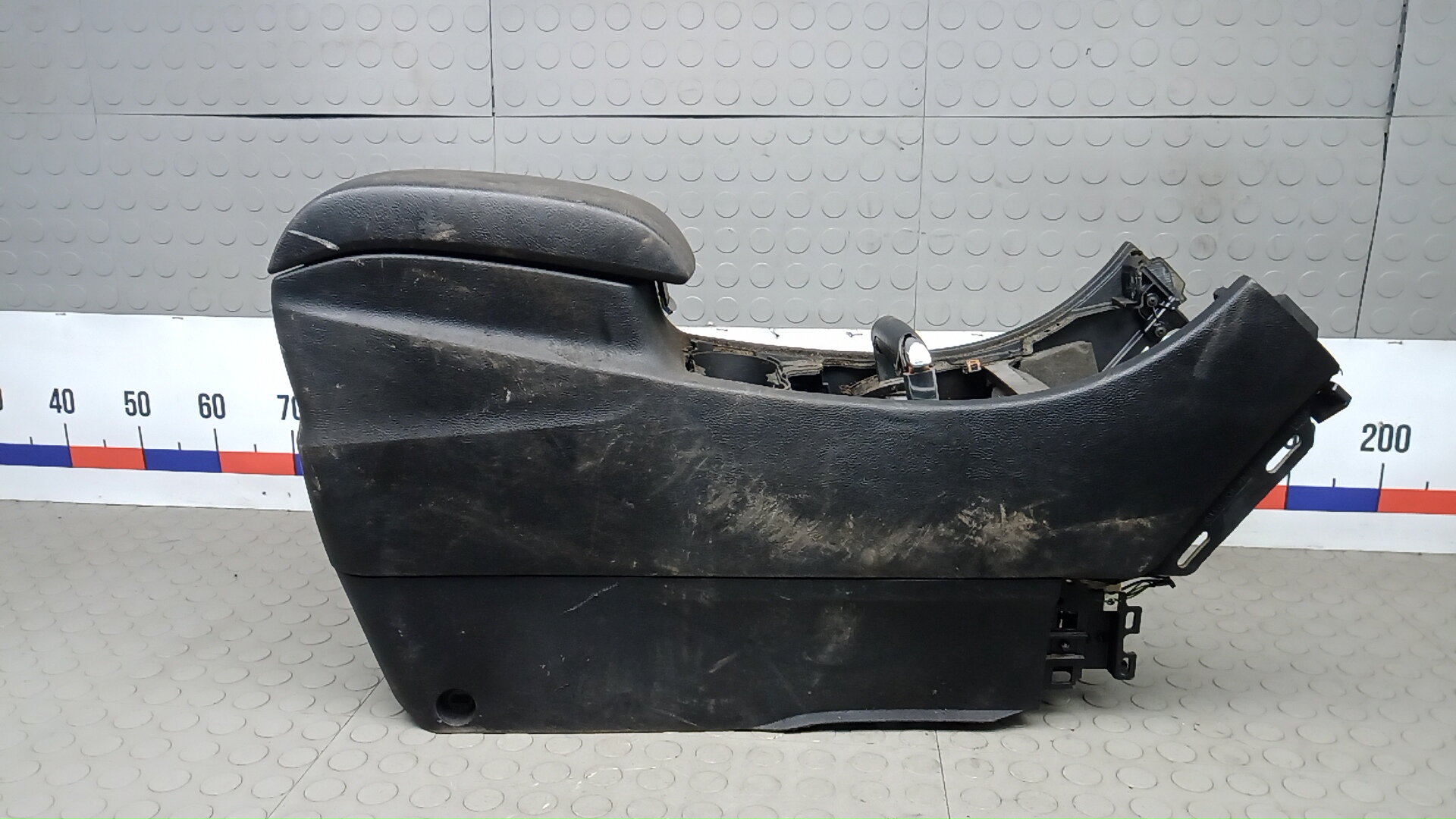 Подлокотник