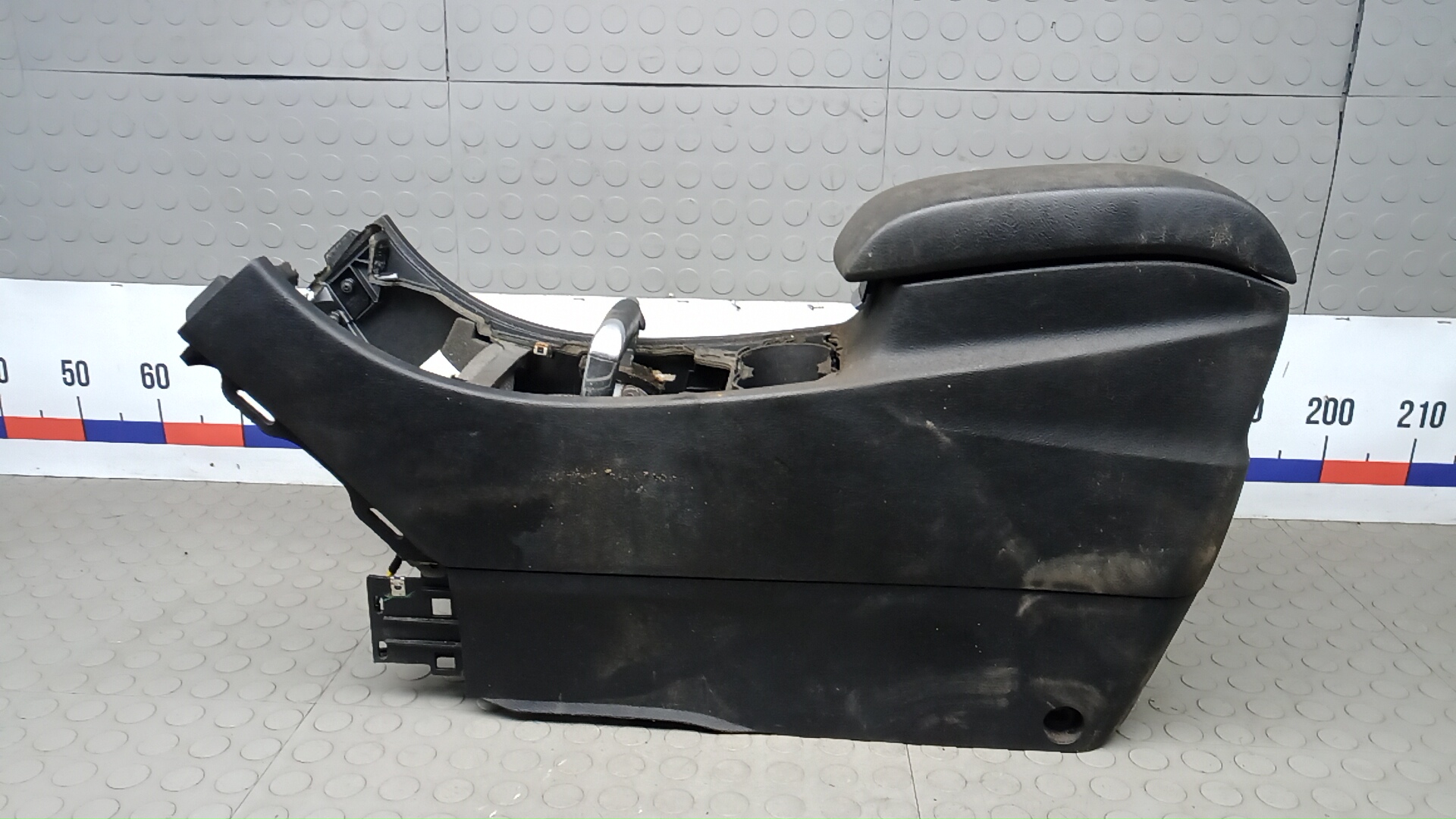 Подлокотник