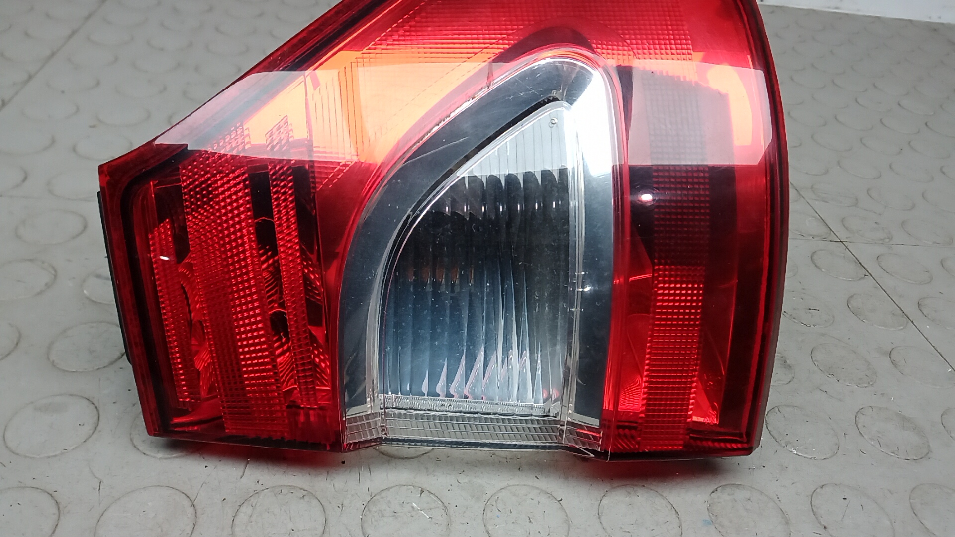 Фонарь задний правый